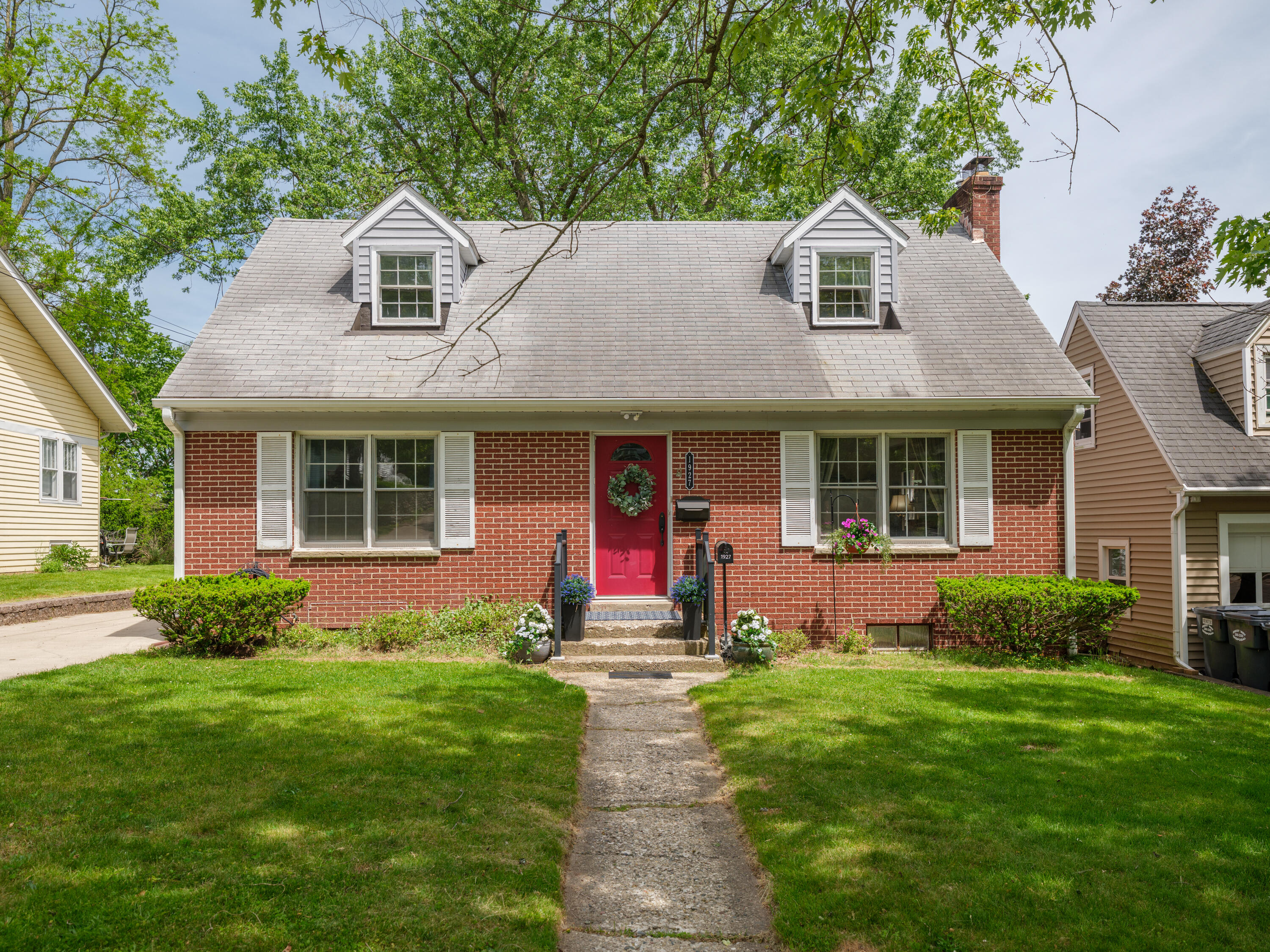 1927 Indiana Street Kalamazoo MI 49008