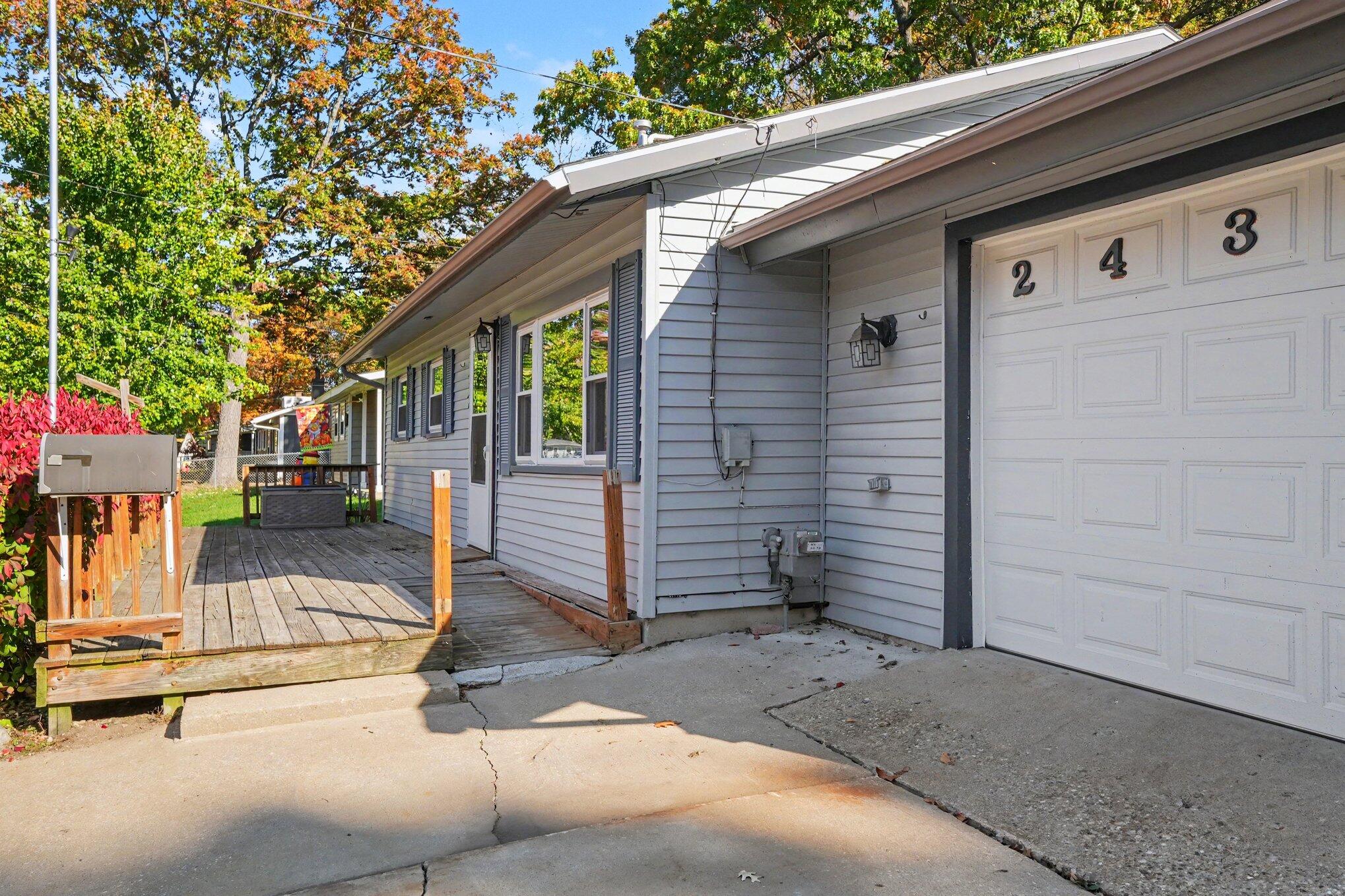 2436 Monterey Drive Kalamazoo MI 49004