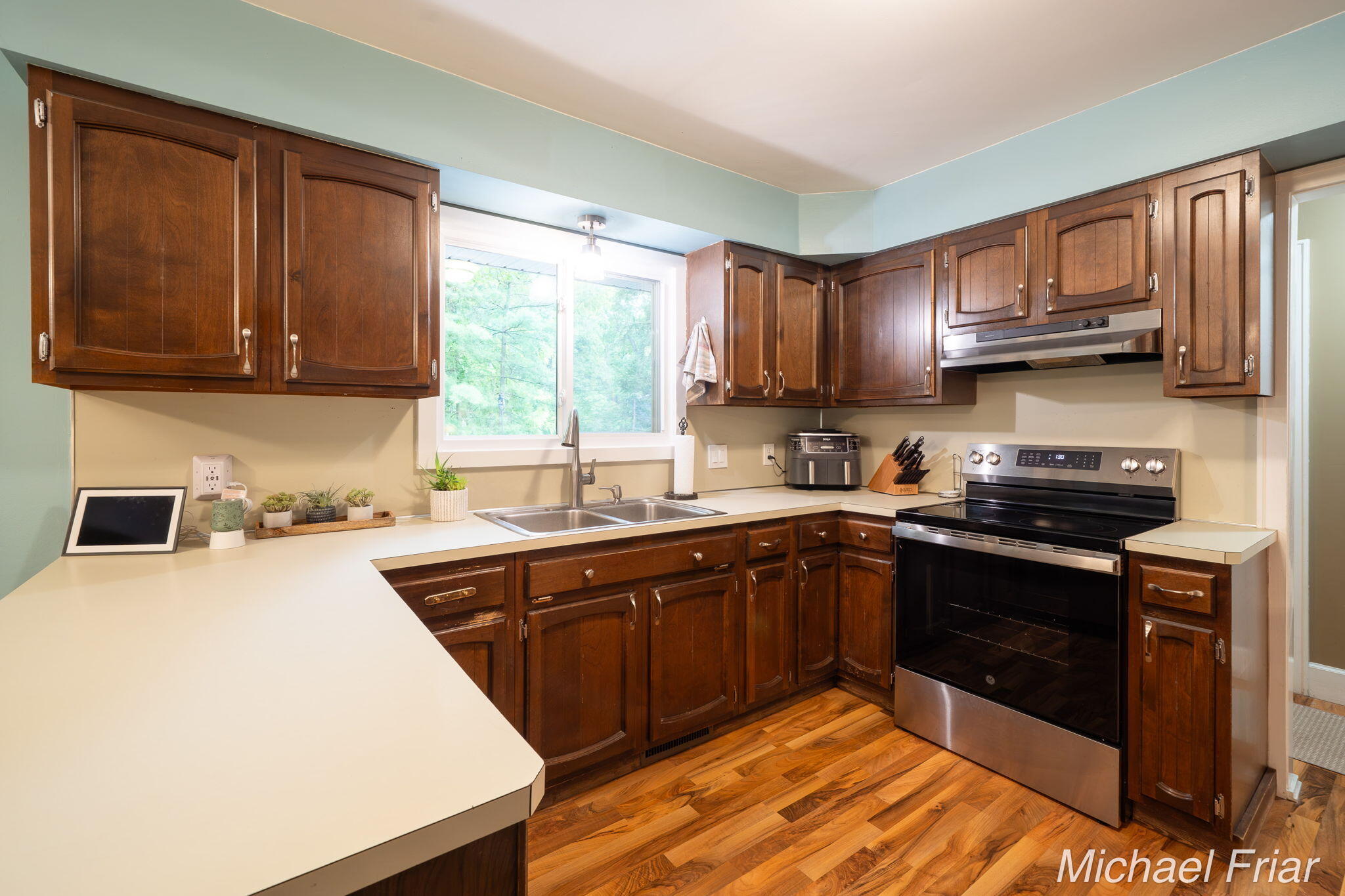 2700 Shadowbrook Drive SE Grand Rapids MI 49546