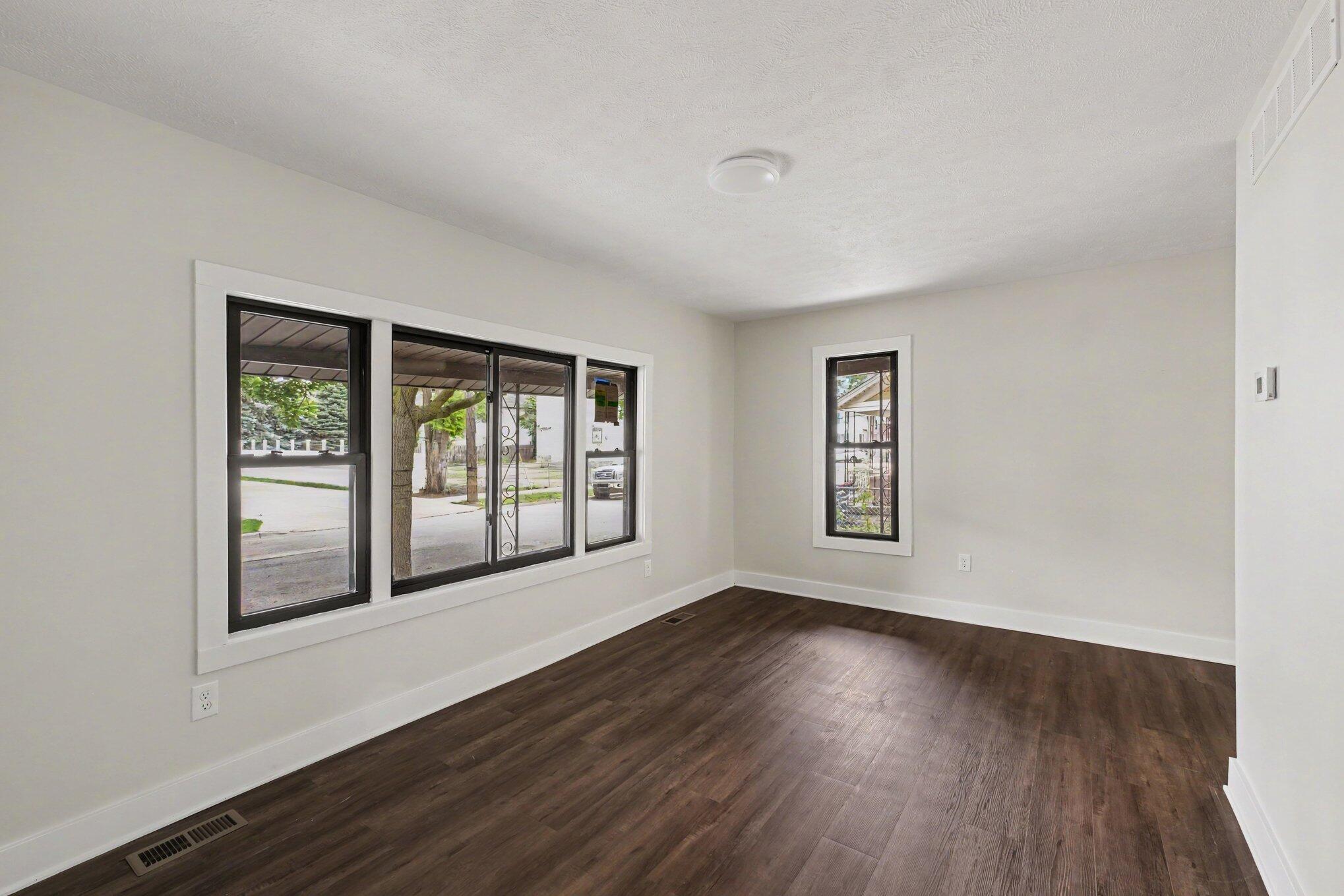 651 Mc Reynolds Avenue NW Grand Rapids MI 49504