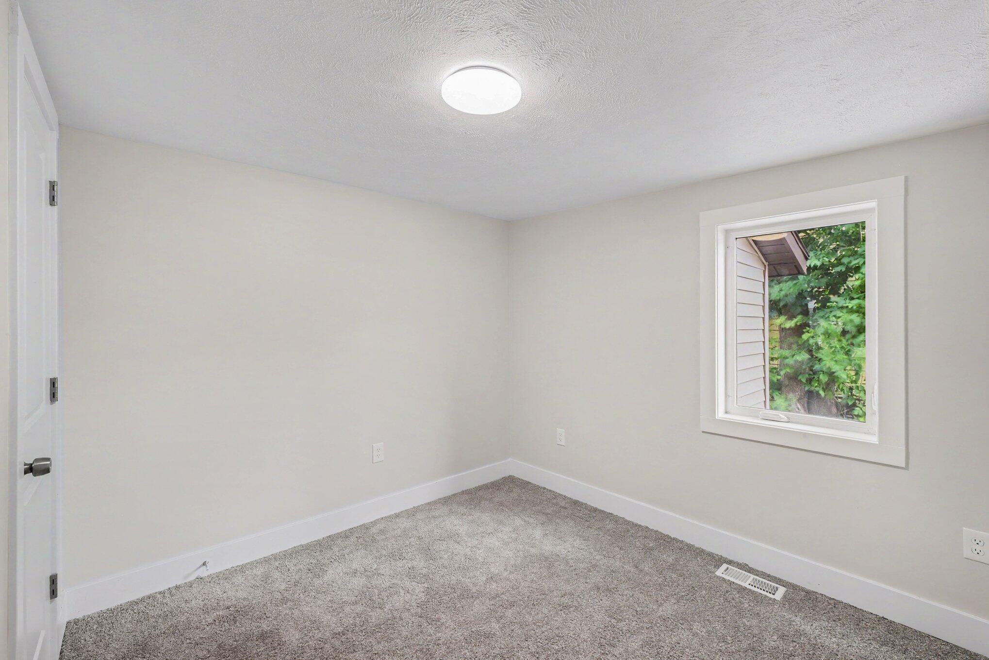 651 Mc Reynolds Avenue NW Grand Rapids MI 49504