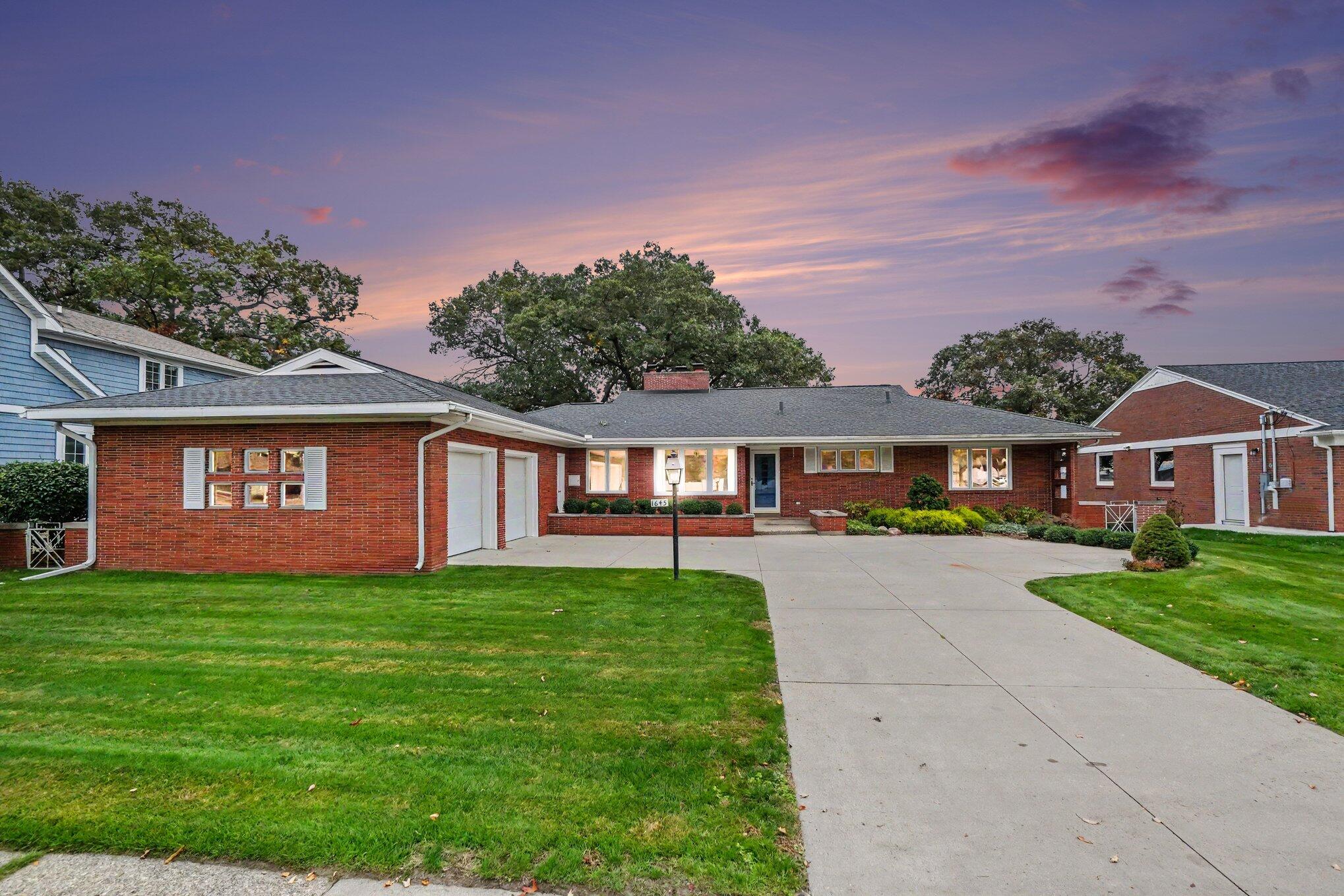 1645 Ruddiman Drive Muskegon MI 49445
