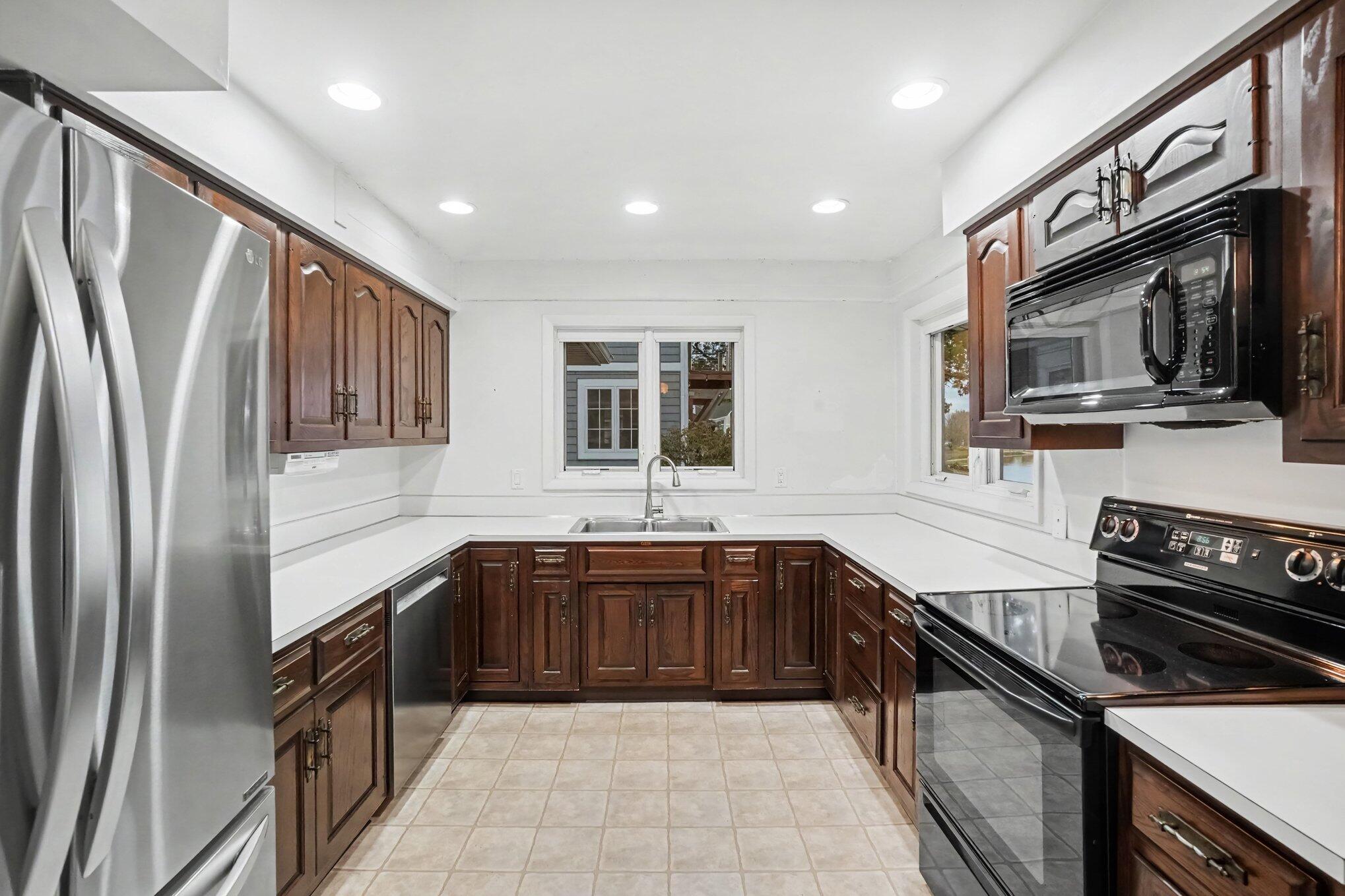 1645 Ruddiman Drive Muskegon MI 49445