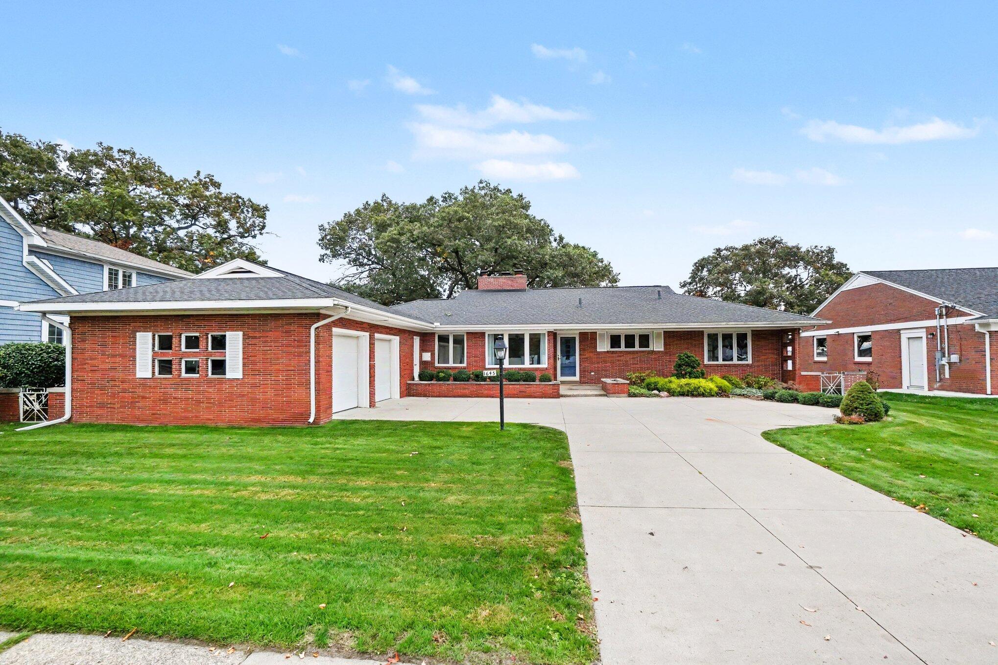 1645 Ruddiman Drive Muskegon MI 49445