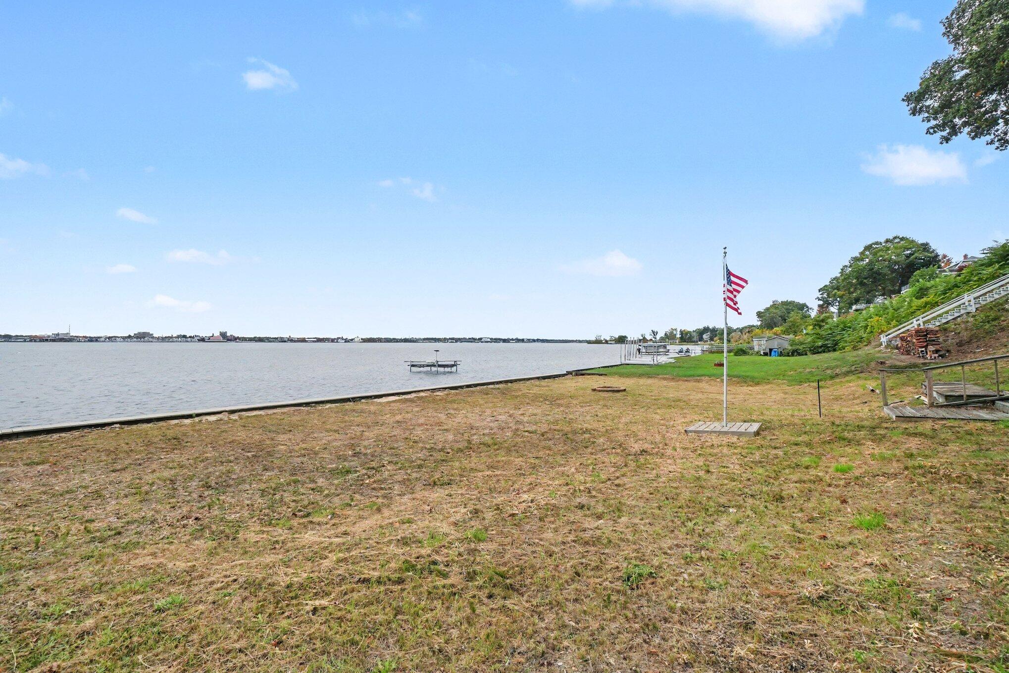 1645 Ruddiman Drive Muskegon MI 49445