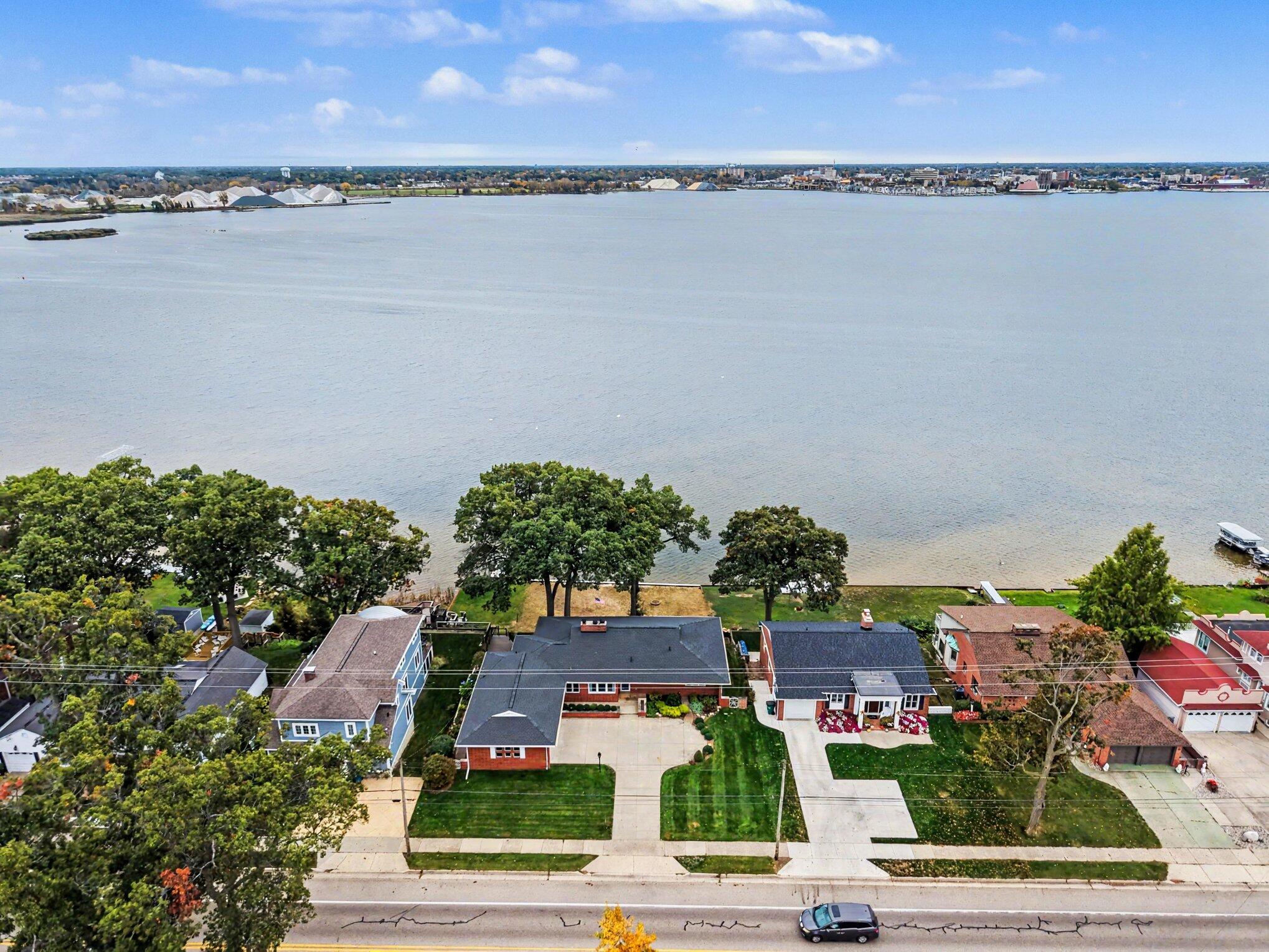 1645 Ruddiman Drive Muskegon MI 49445