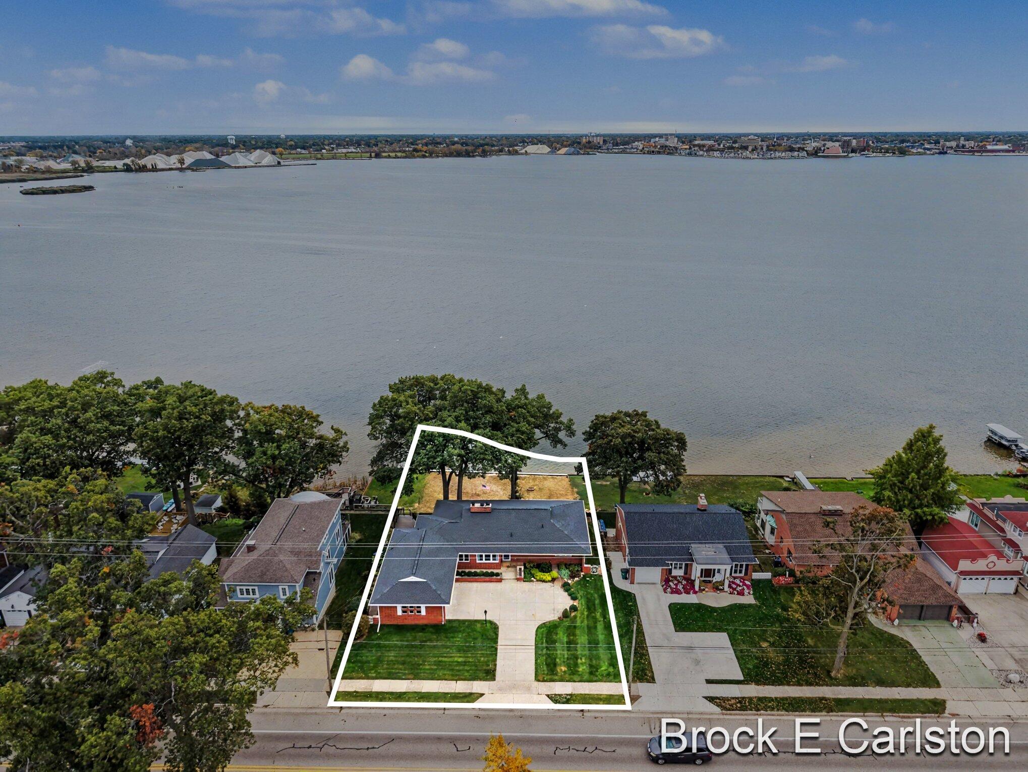 1645 Ruddiman Drive Muskegon MI 49445