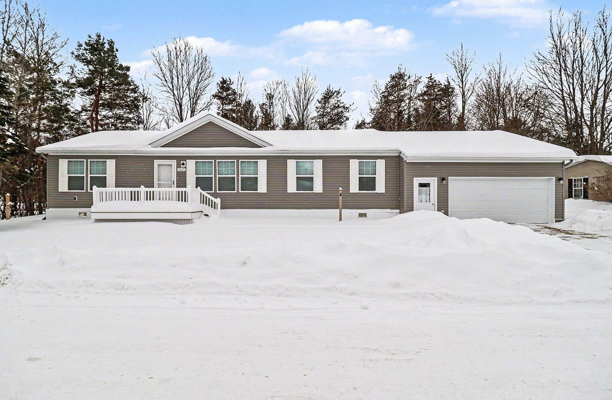 3621 W Woodview Drive Ludington MI 49431
