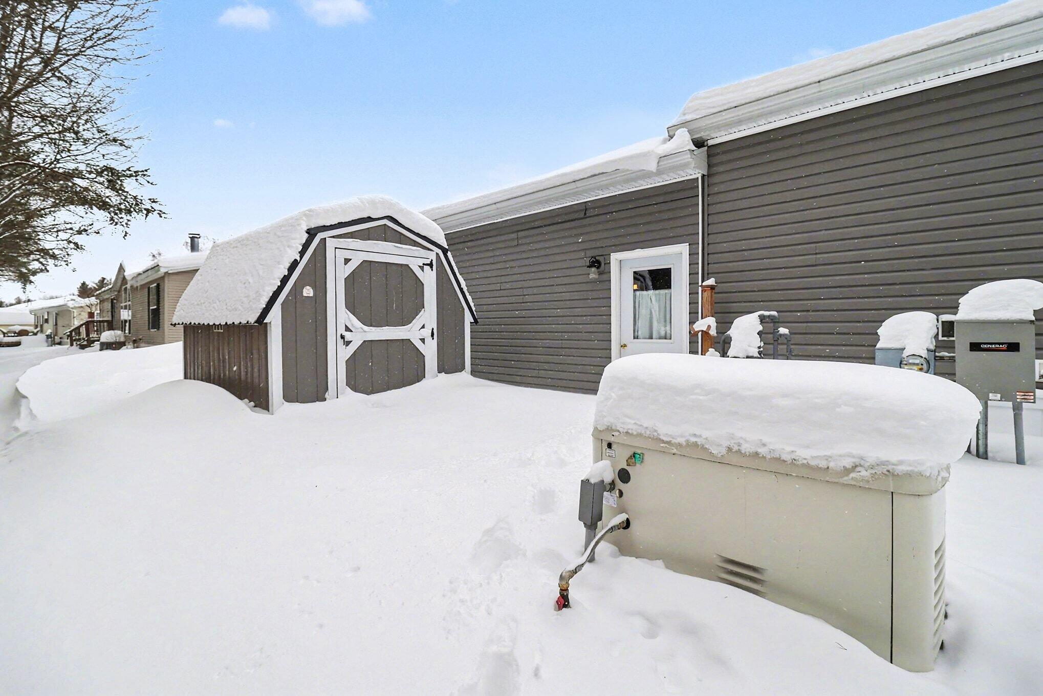 3621 W Woodview Drive Ludington MI 49431