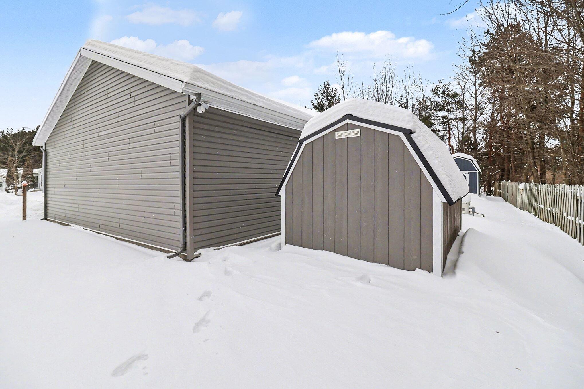 3621 W Woodview Drive Ludington MI 49431