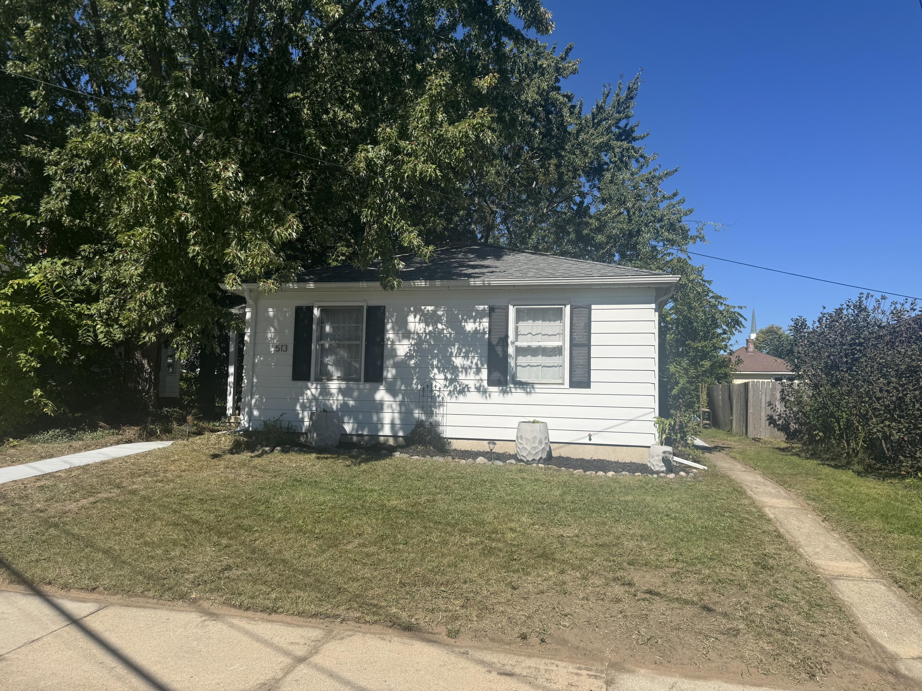 513 Julia Street NE Grand Rapids MI 49505
