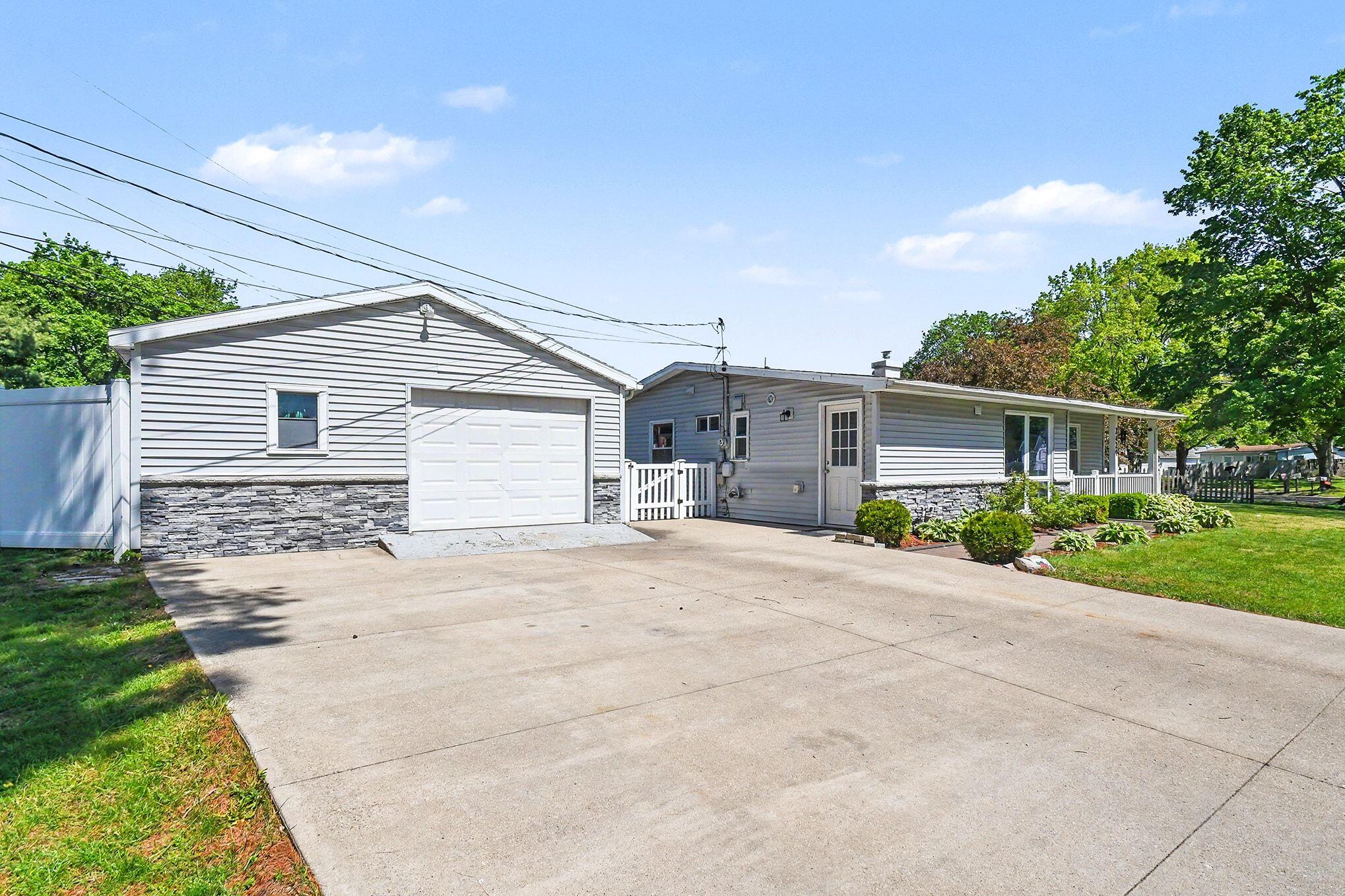 2420 Eastfield Drive Niles MI 49120