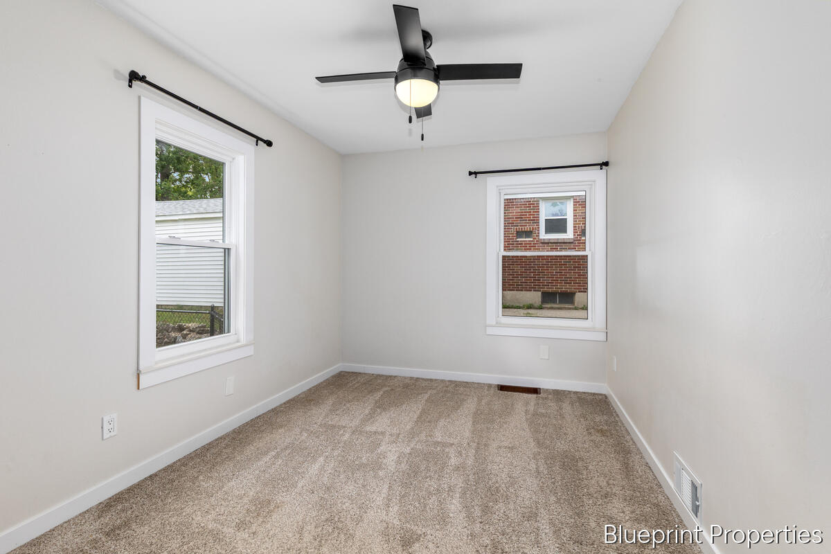 735 Maridell Avenue NW Grand Rapids MI 49504