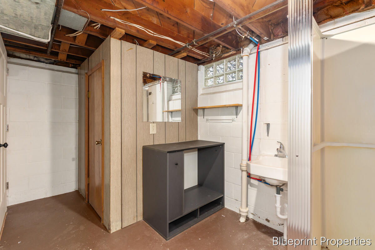 735 Maridell Avenue NW Grand Rapids MI 49504