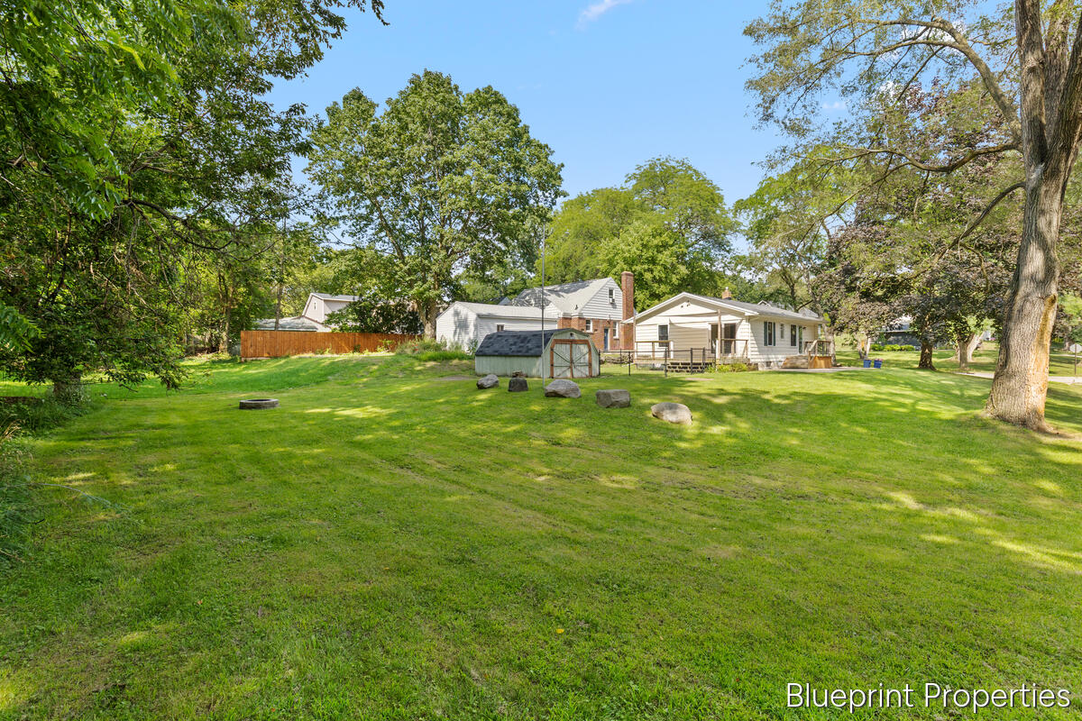 735 Maridell Avenue NW Grand Rapids MI 49504