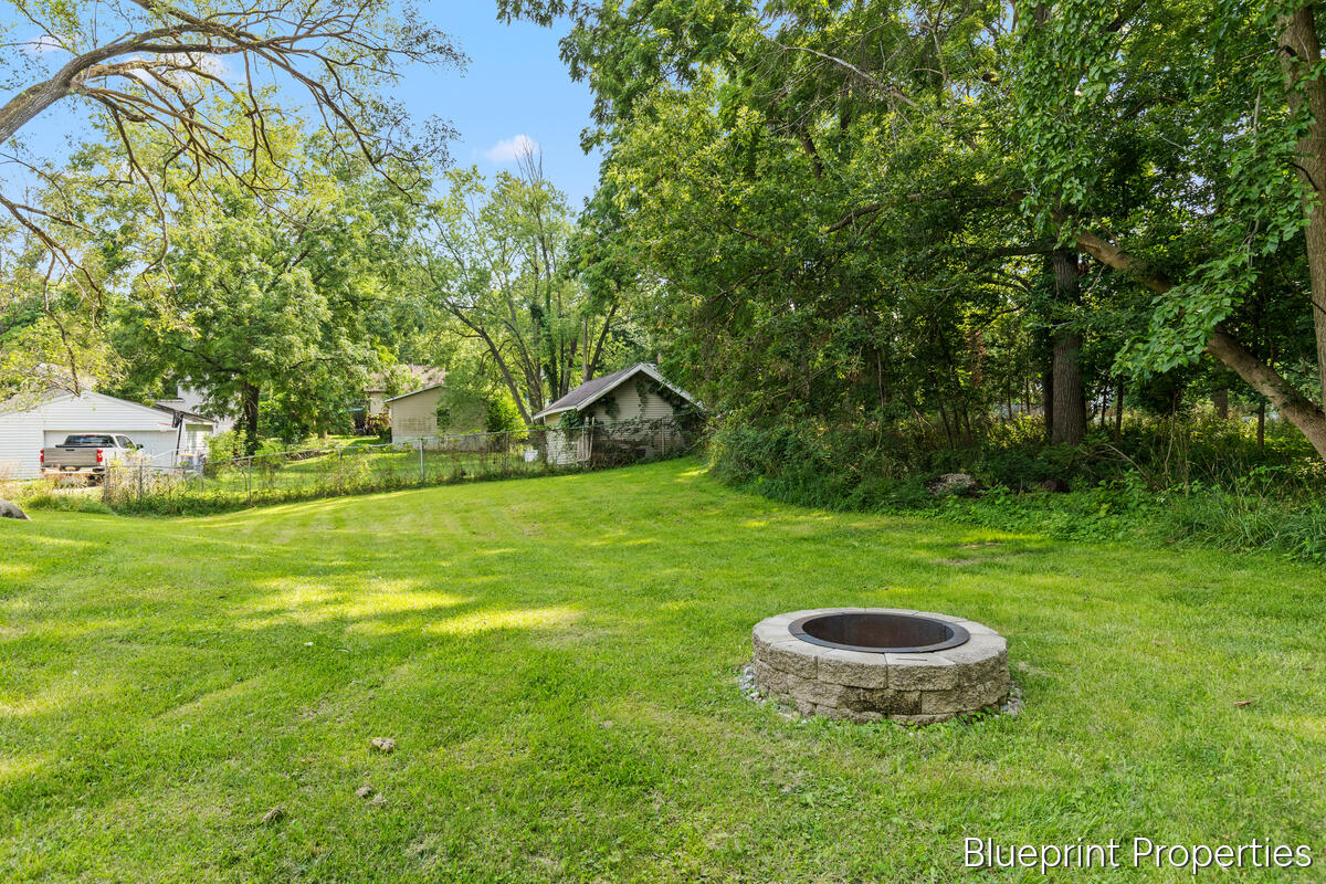 735 Maridell Avenue NW Grand Rapids MI 49504