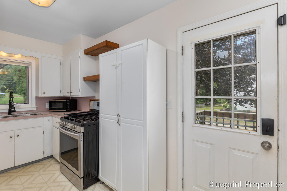 735 Maridell Avenue NW Grand Rapids MI 49504