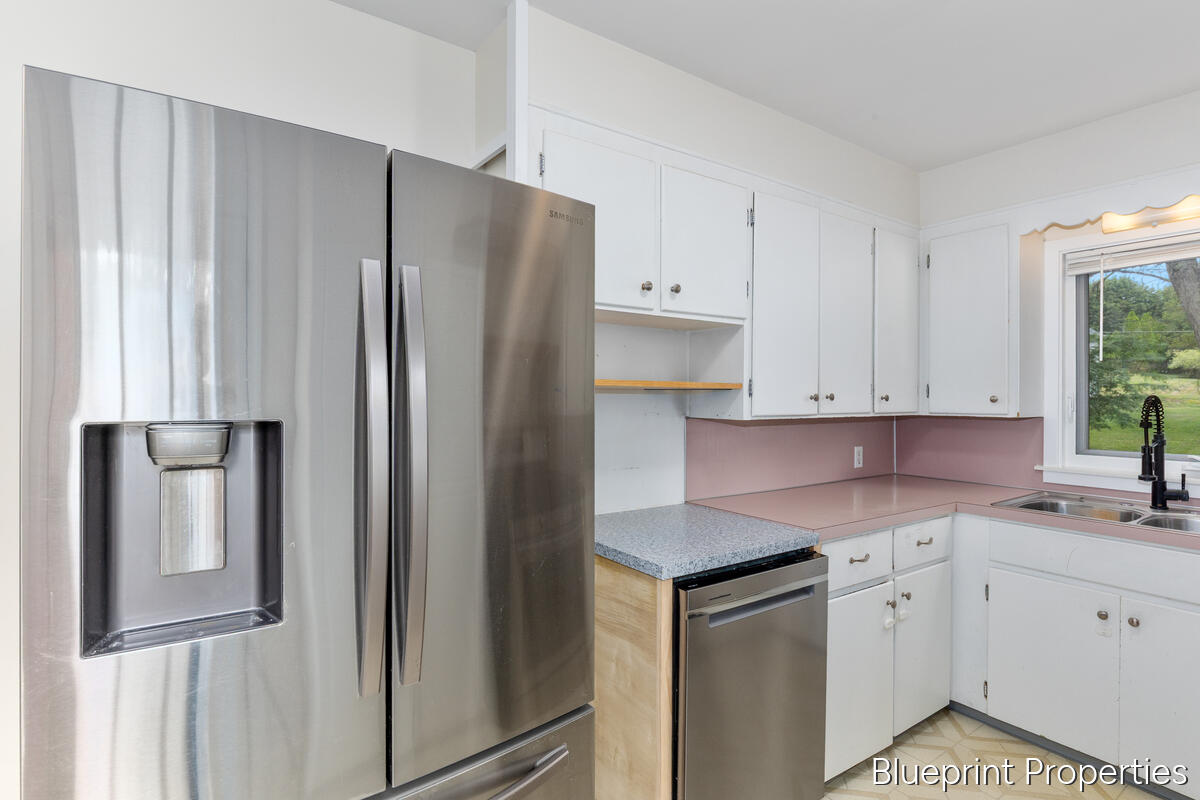 735 Maridell Avenue NW Grand Rapids MI 49504