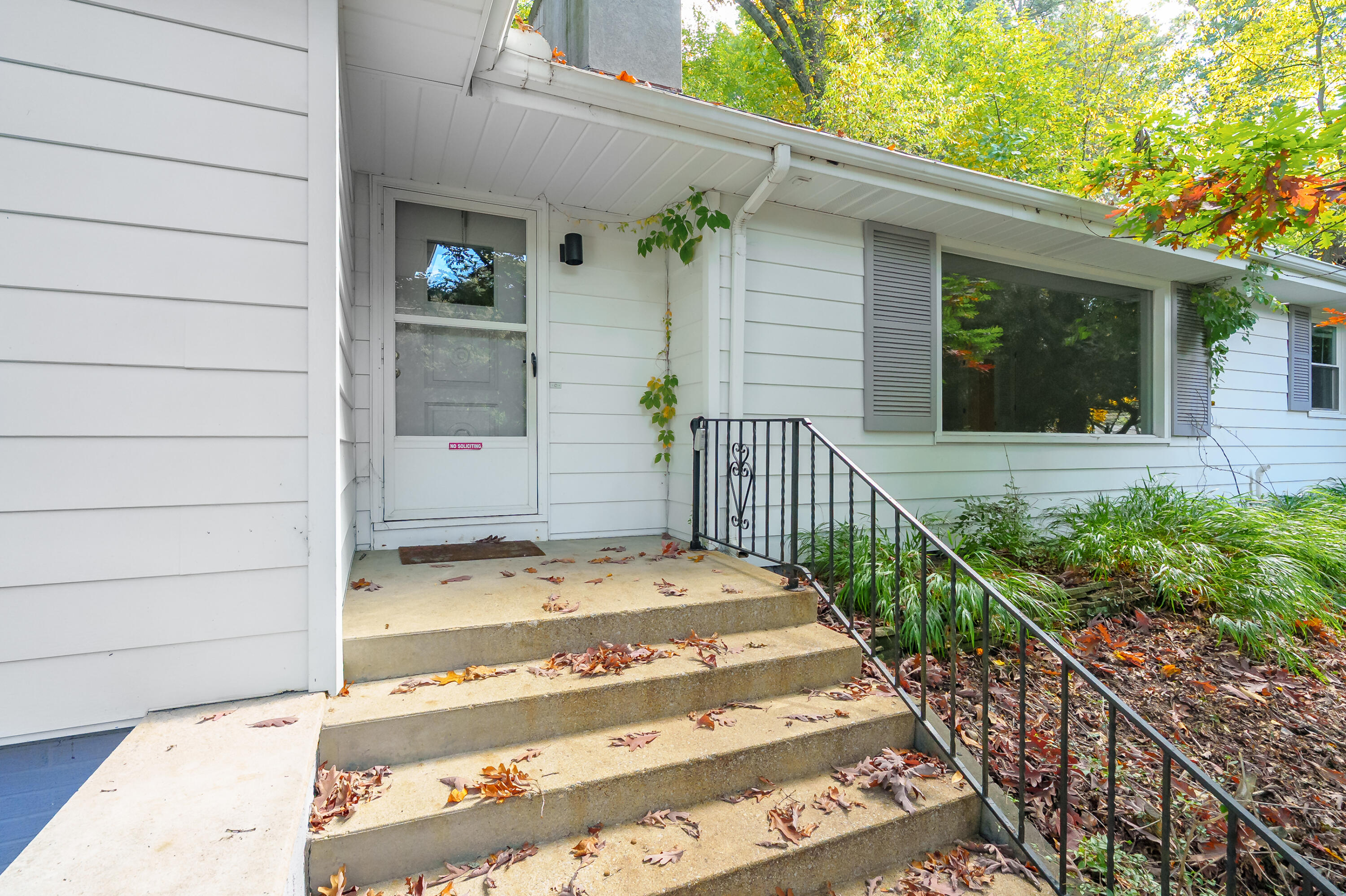 2211 Rambling Road Kalamazoo MI 49008
