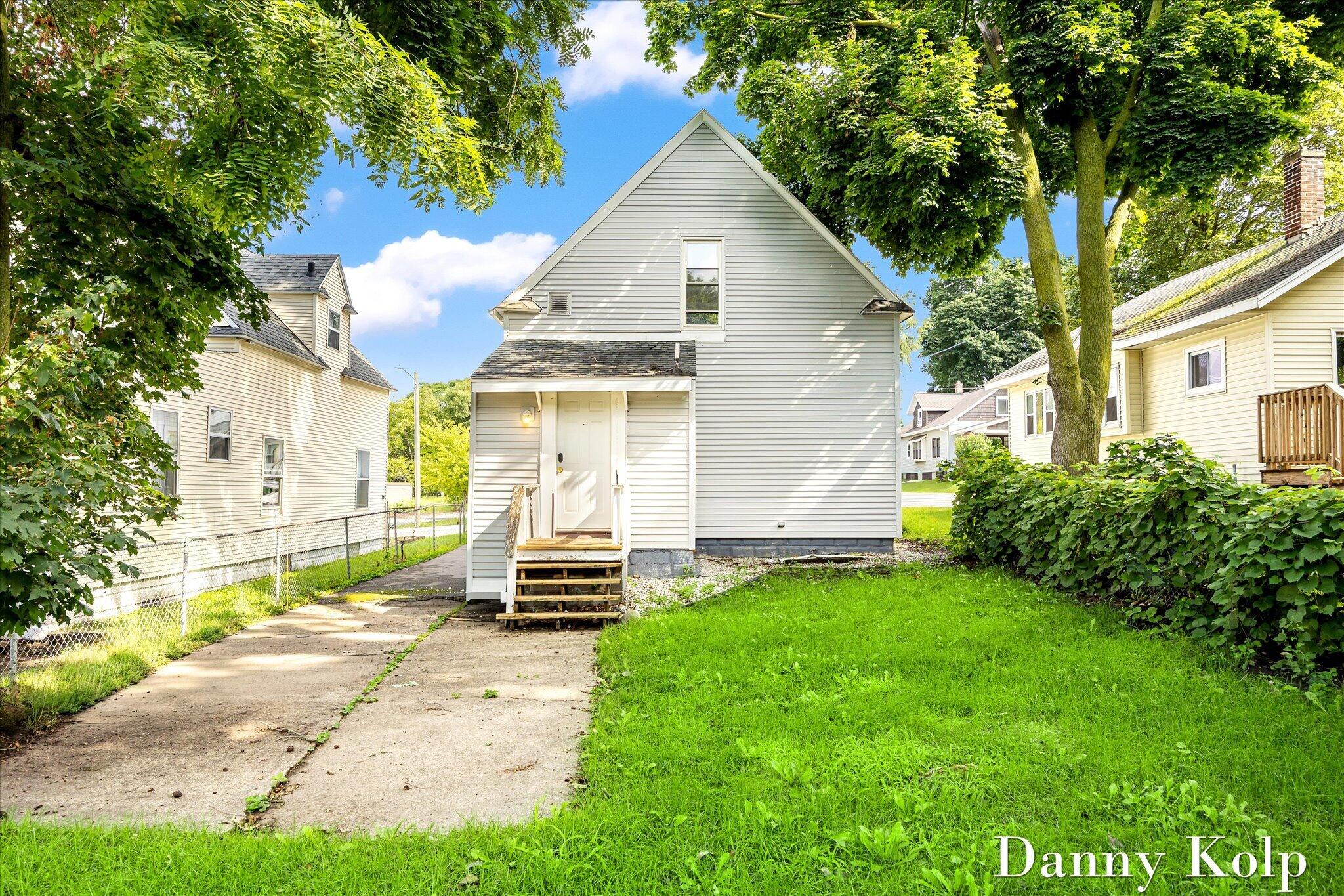 18 Ann Street NW Grand Rapids MI 49505