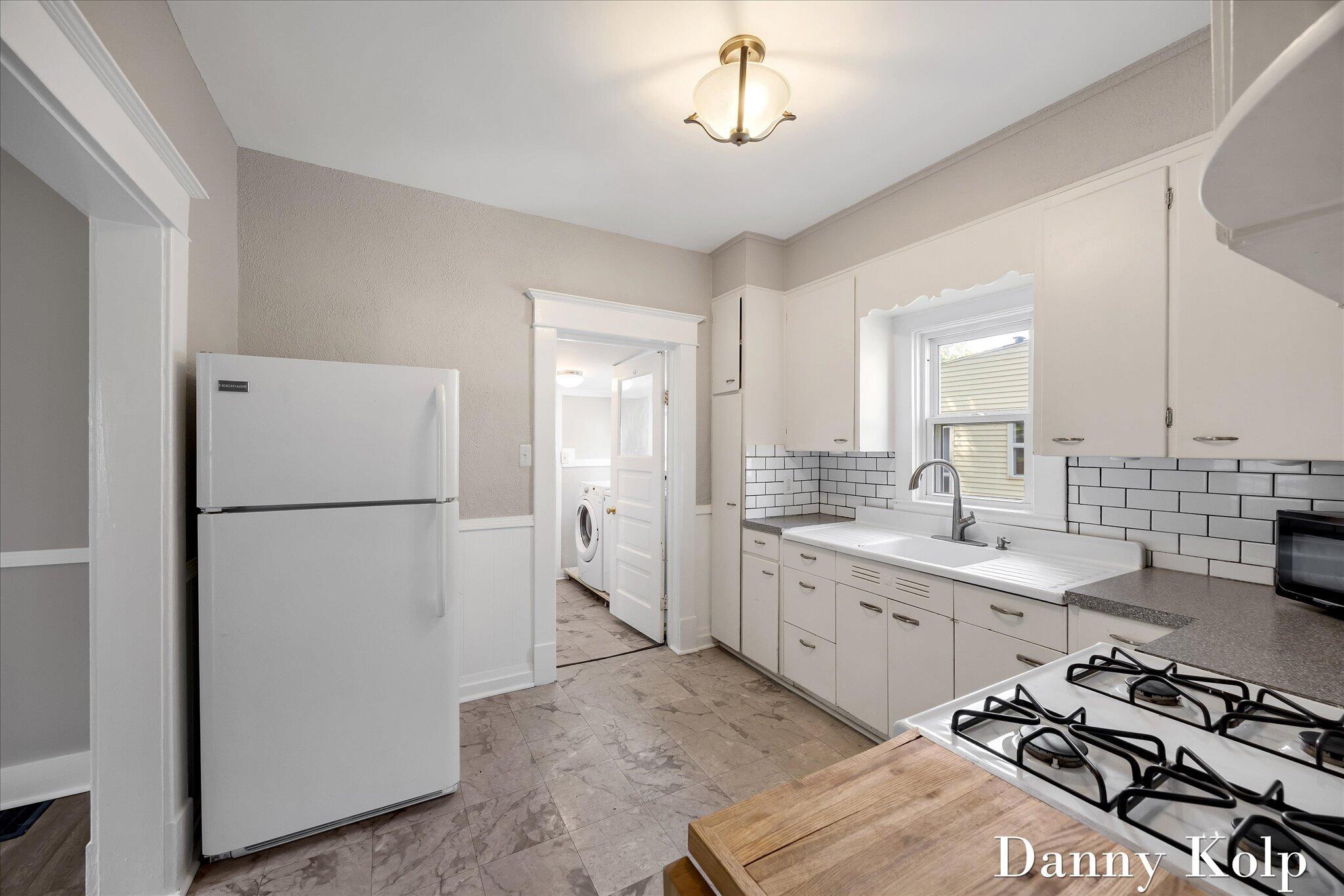 18 Ann Street NW Grand Rapids MI 49505