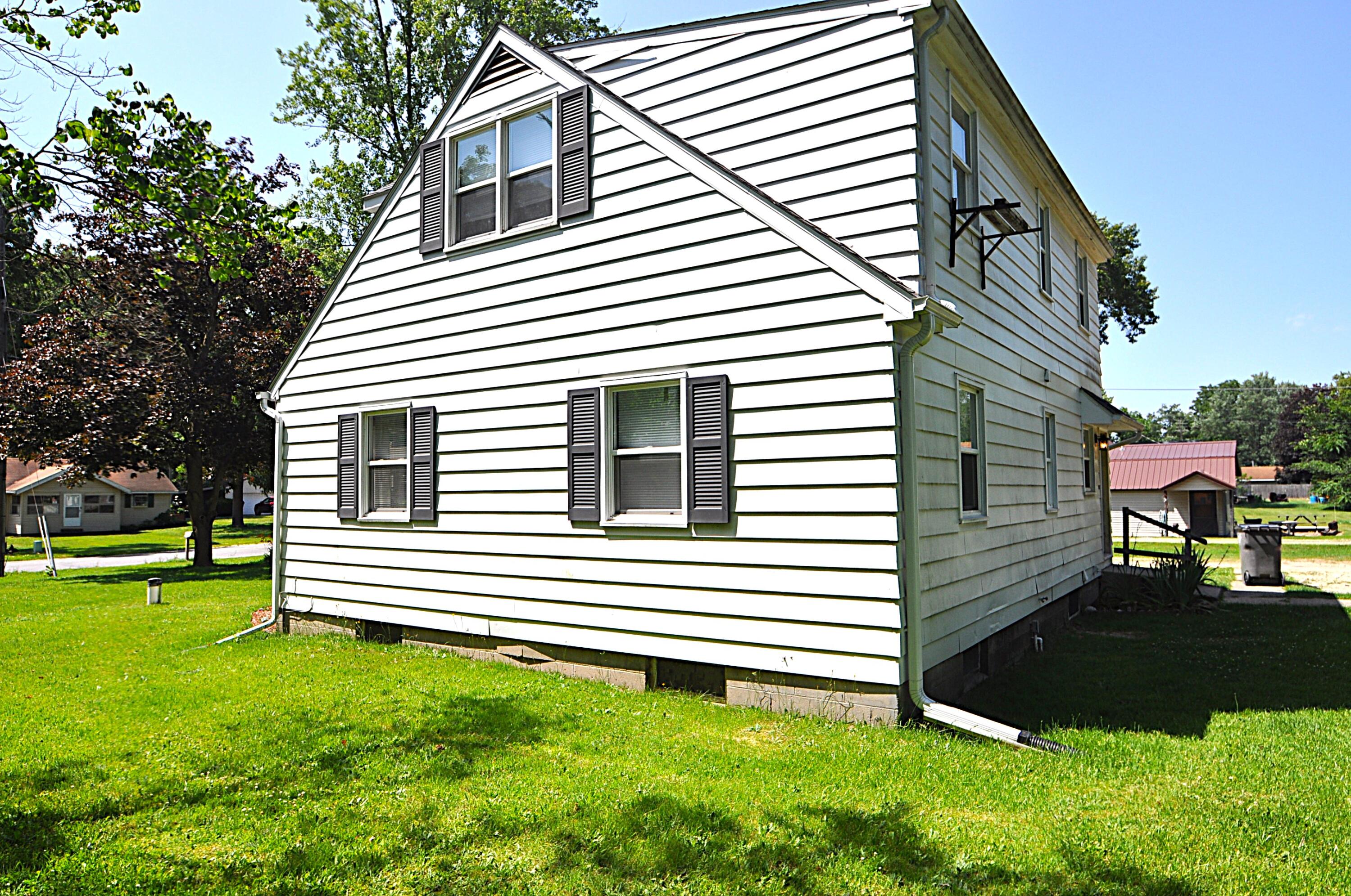 3053 S 3rd Street Niles MI 49120