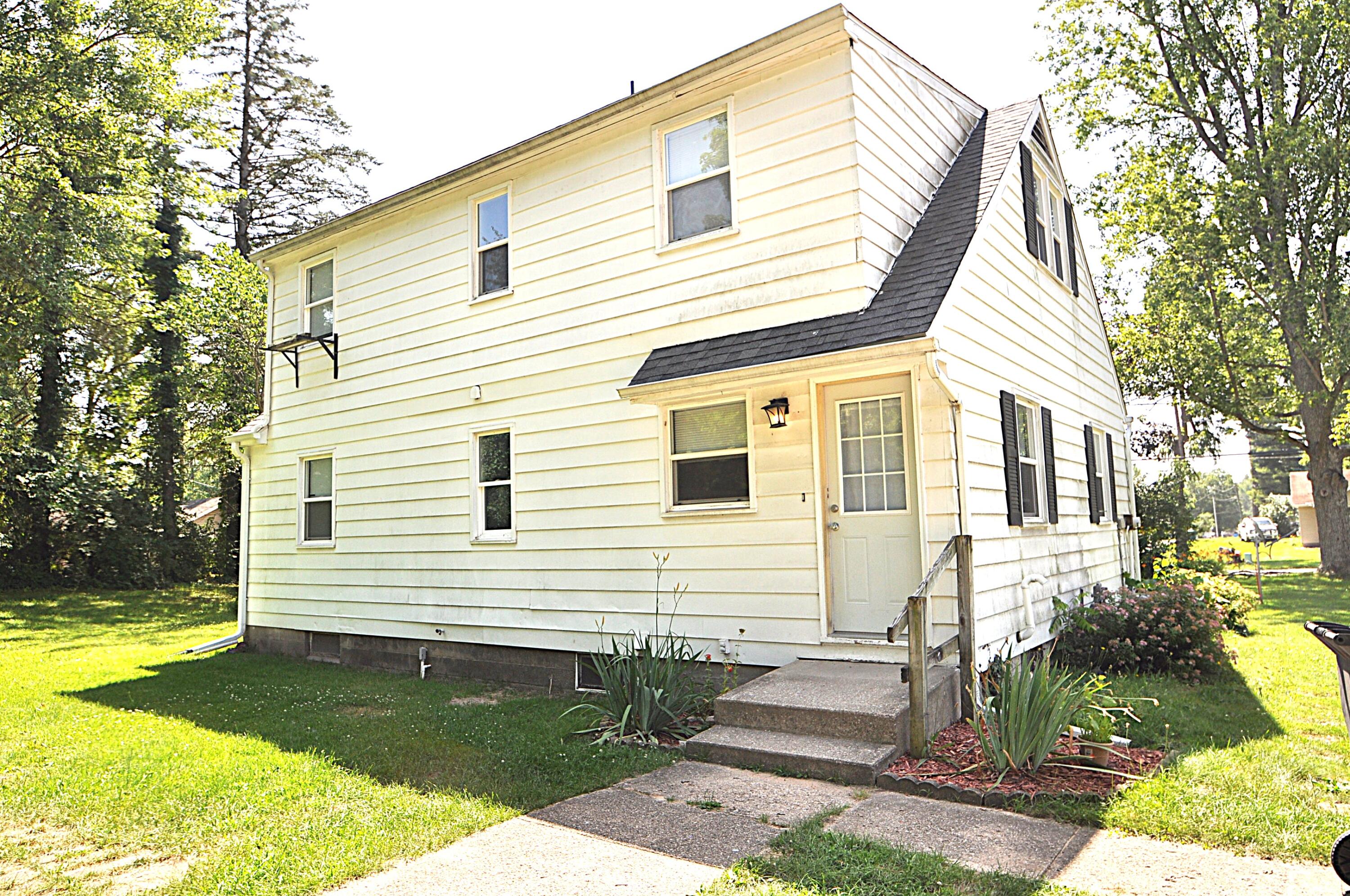 3053 S 3rd Street Niles MI 49120