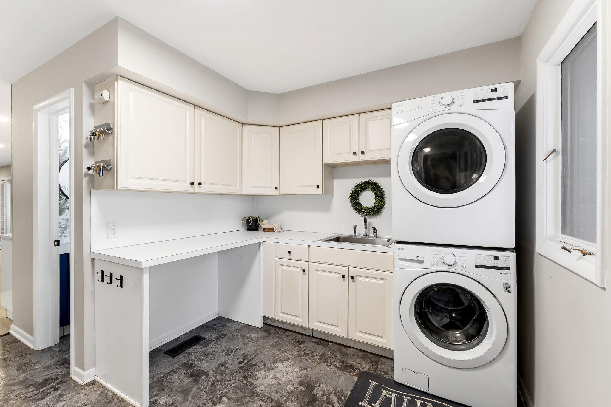 2305 Leffingwell Avenue NE Grand Rapids MI 49525