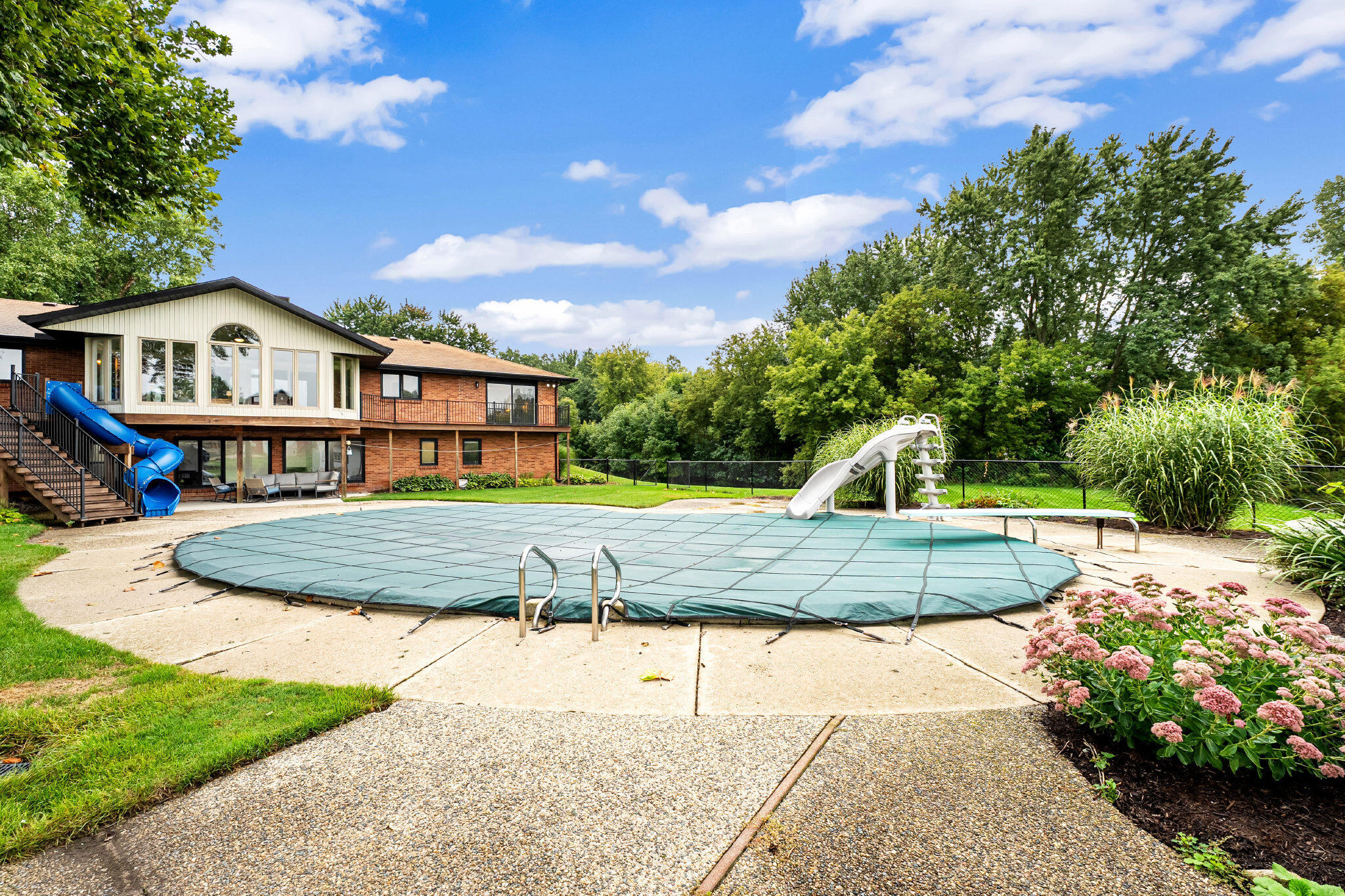 2305 Leffingwell Avenue NE Grand Rapids MI 49525