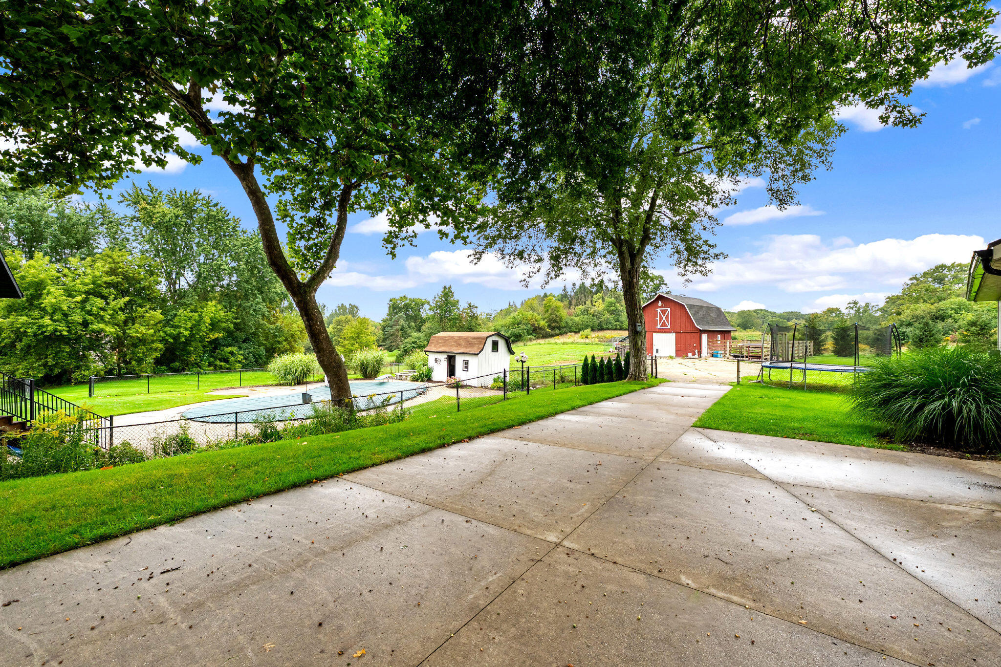 2305 Leffingwell Avenue NE Grand Rapids MI 49525