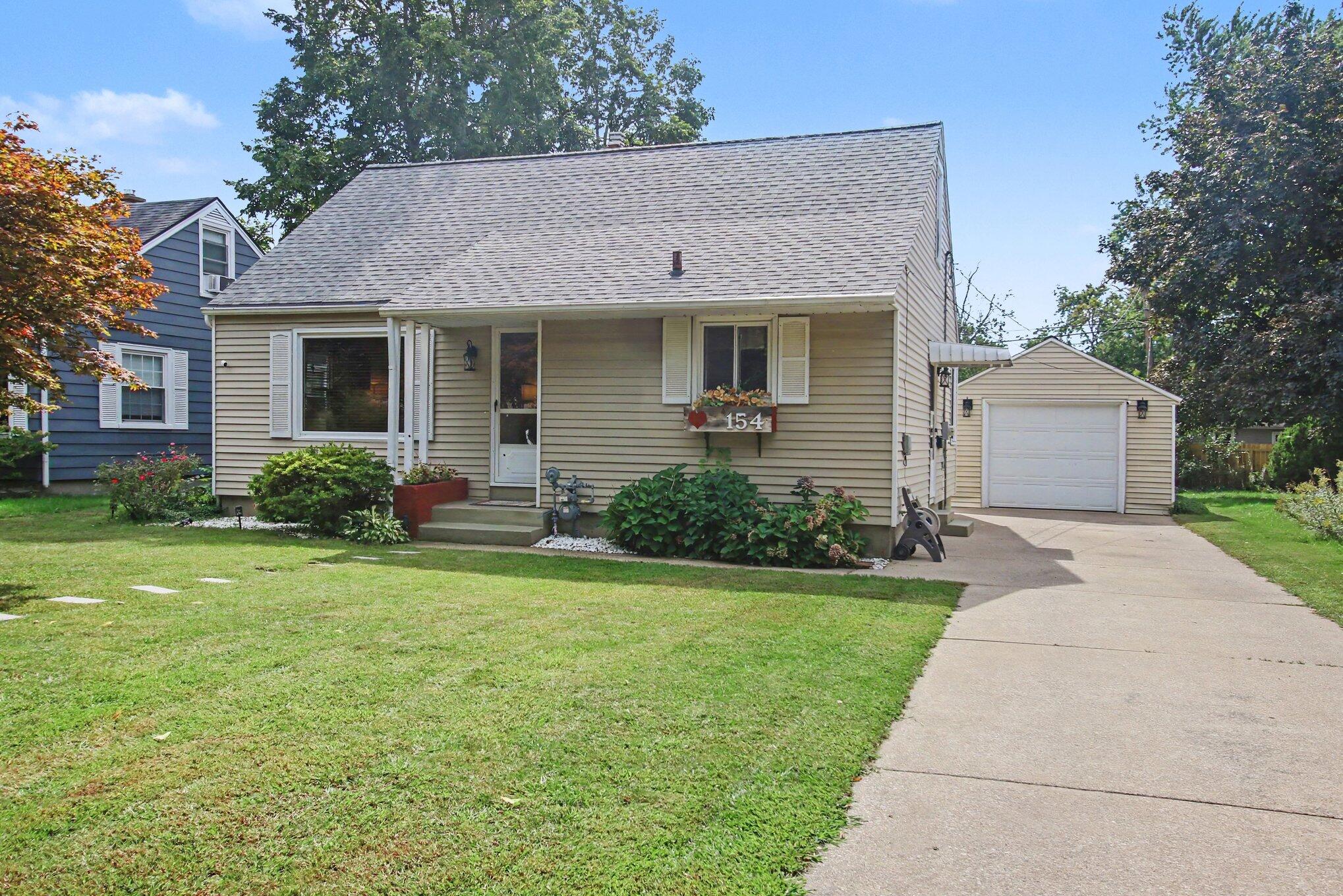 154 W 30th Street Holland MI 49423