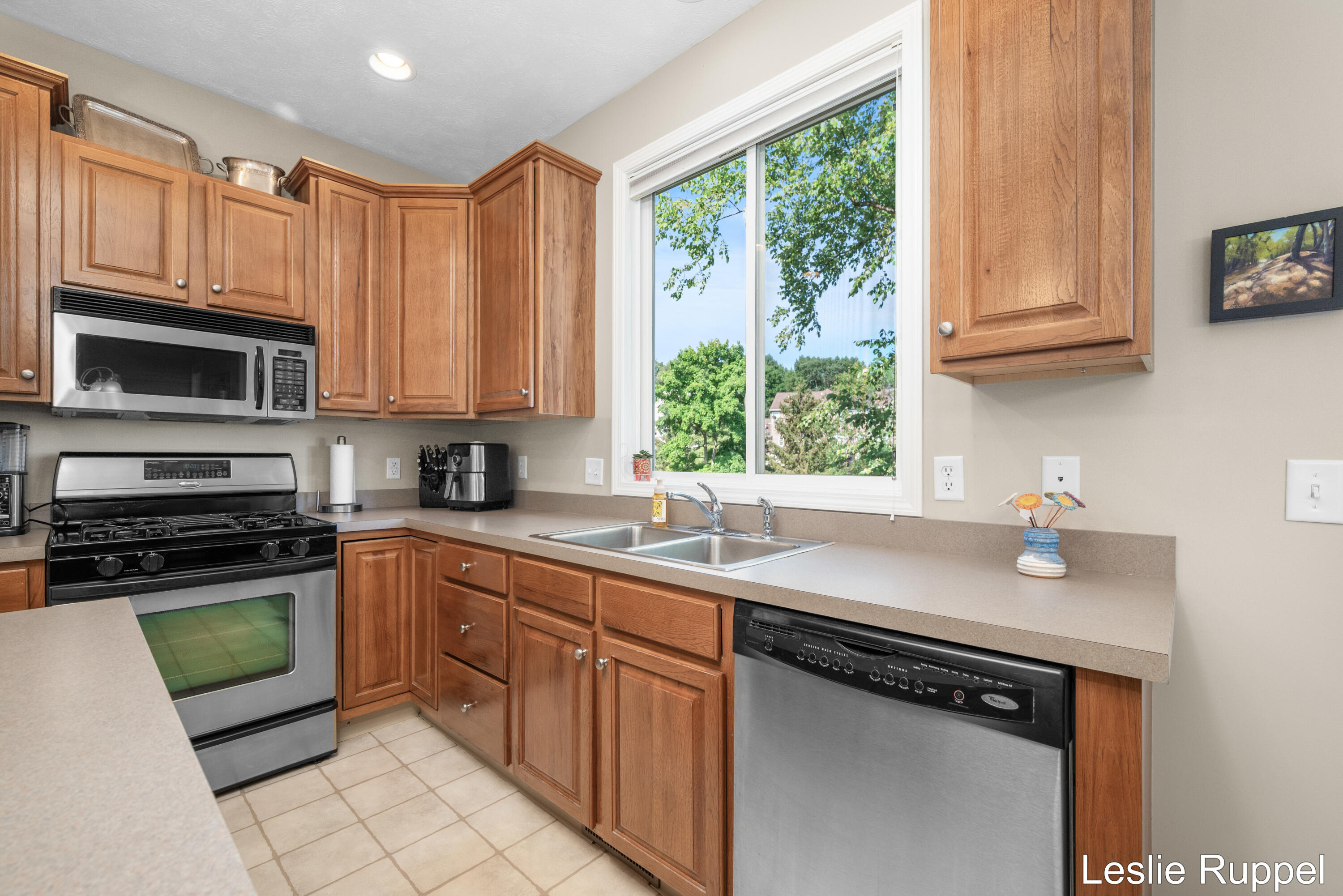 2643 Arbor Chase Drive NE Grand Rapids MI 49525