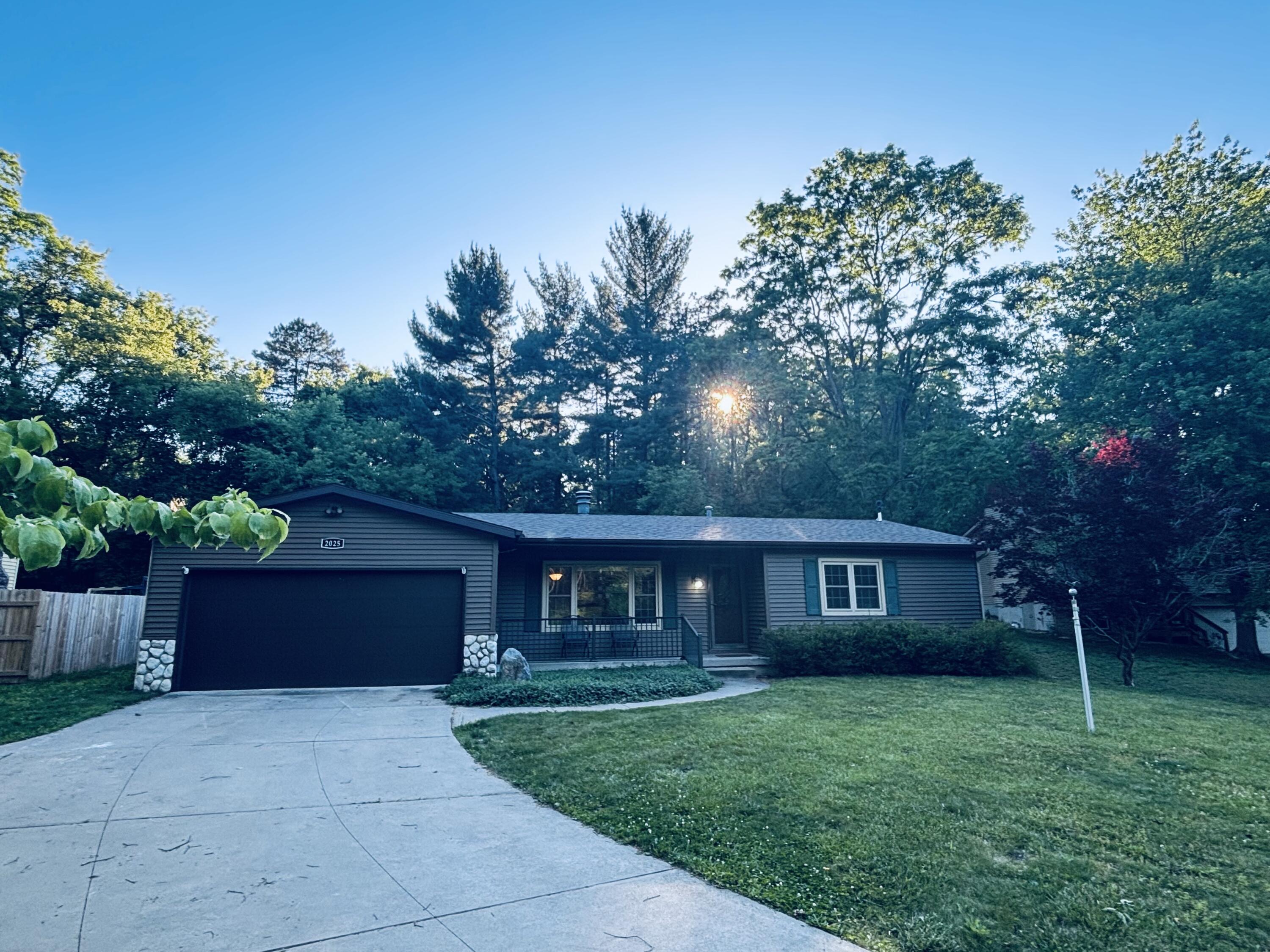 2025 Walker Avenue NW Grand Rapids MI 49504