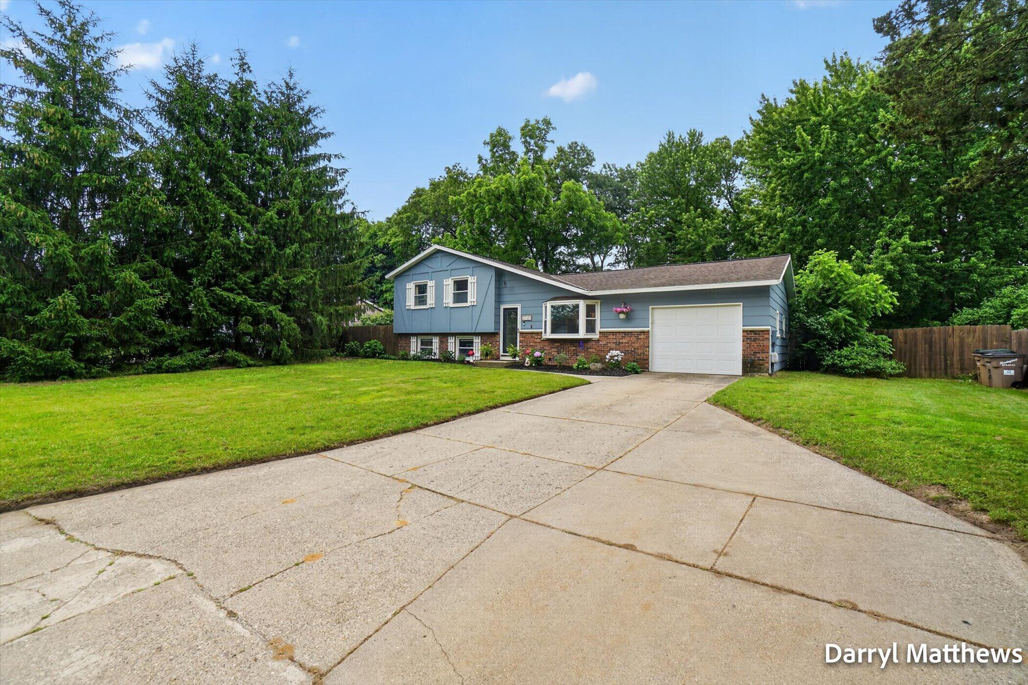 2046 Galahad Street NE Grand Rapids MI 49525