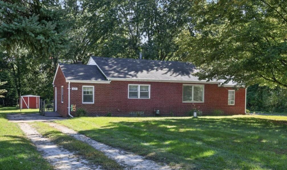 1697 Greenly Avenue Benton Harbor MI 49022