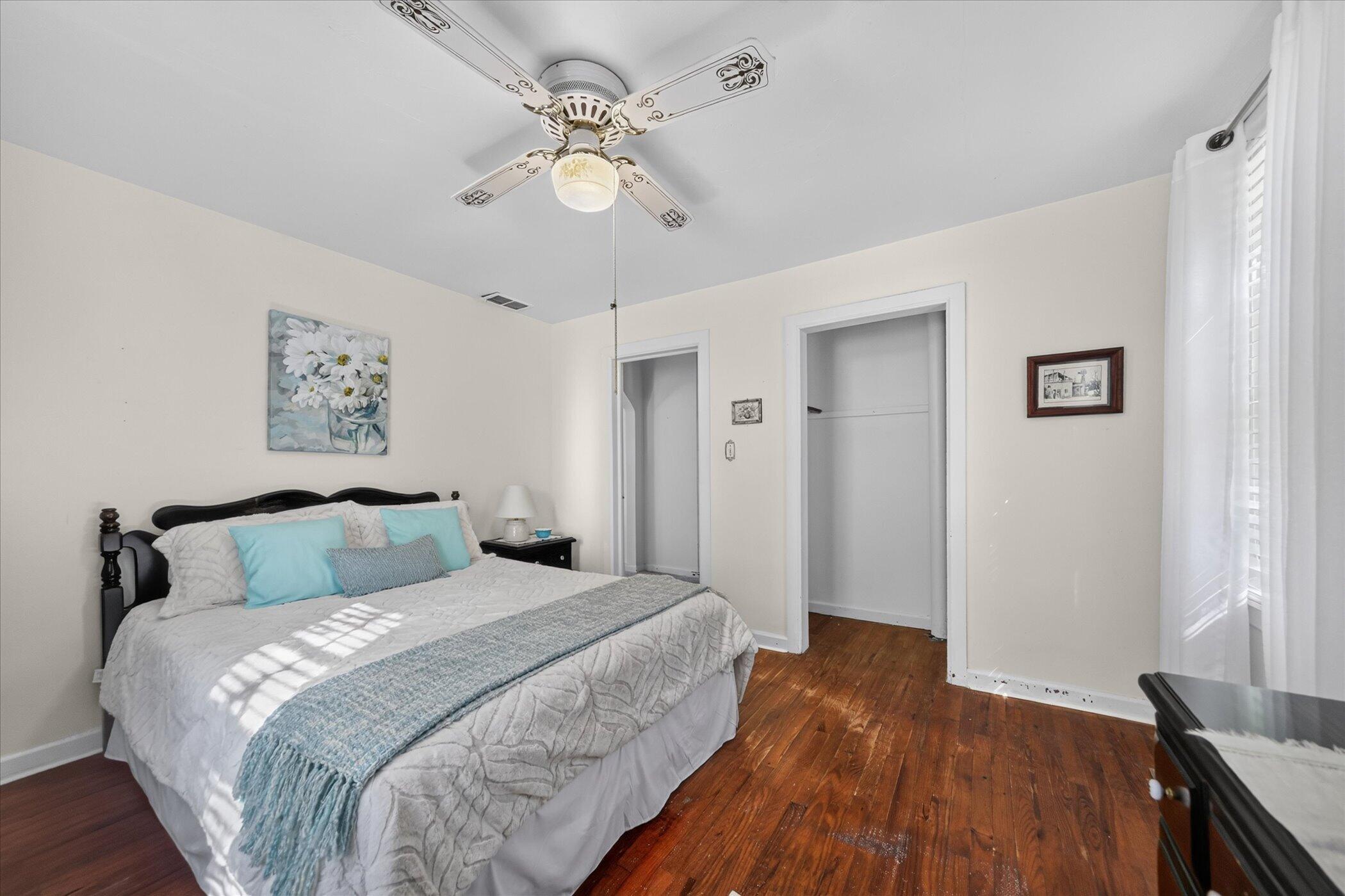 1697 Greenly Avenue Benton Harbor MI 49022
