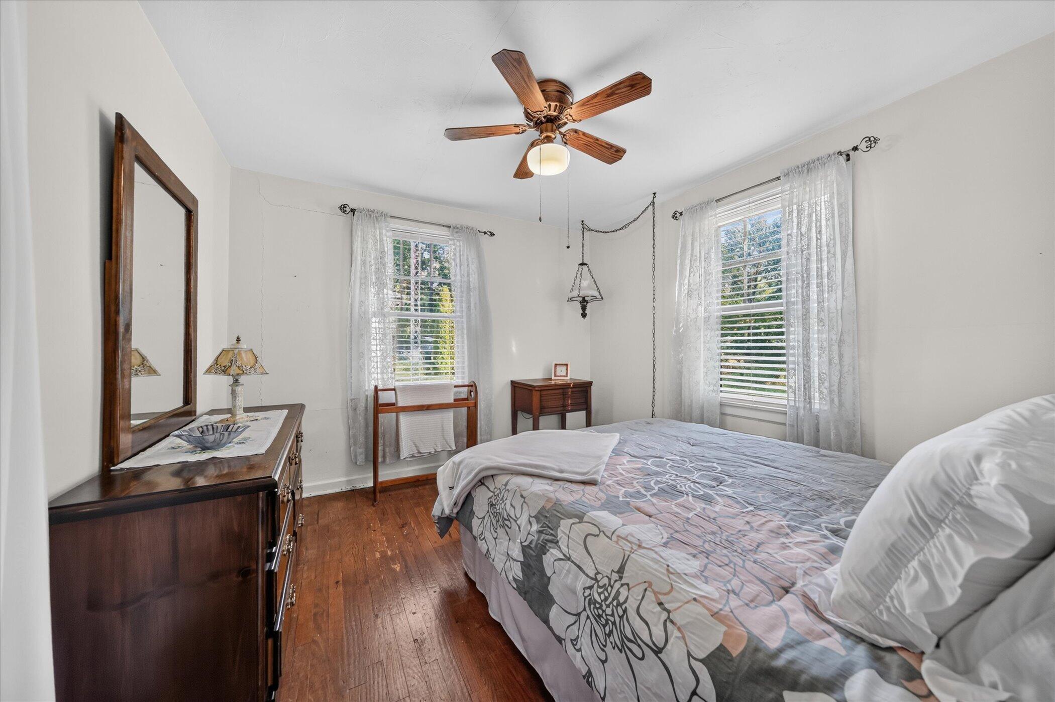 1697 Greenly Avenue Benton Harbor MI 49022