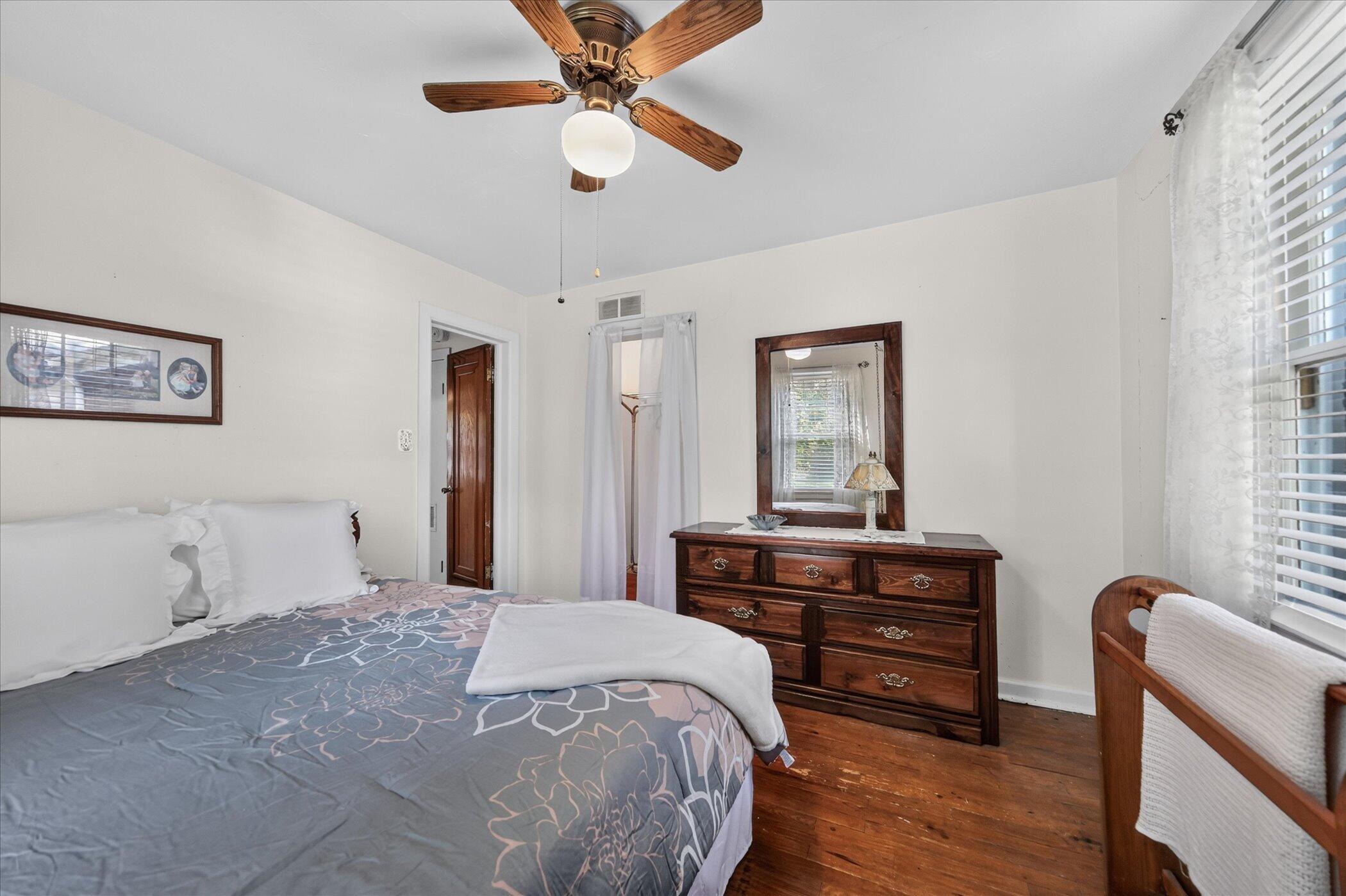 1697 Greenly Avenue Benton Harbor MI 49022