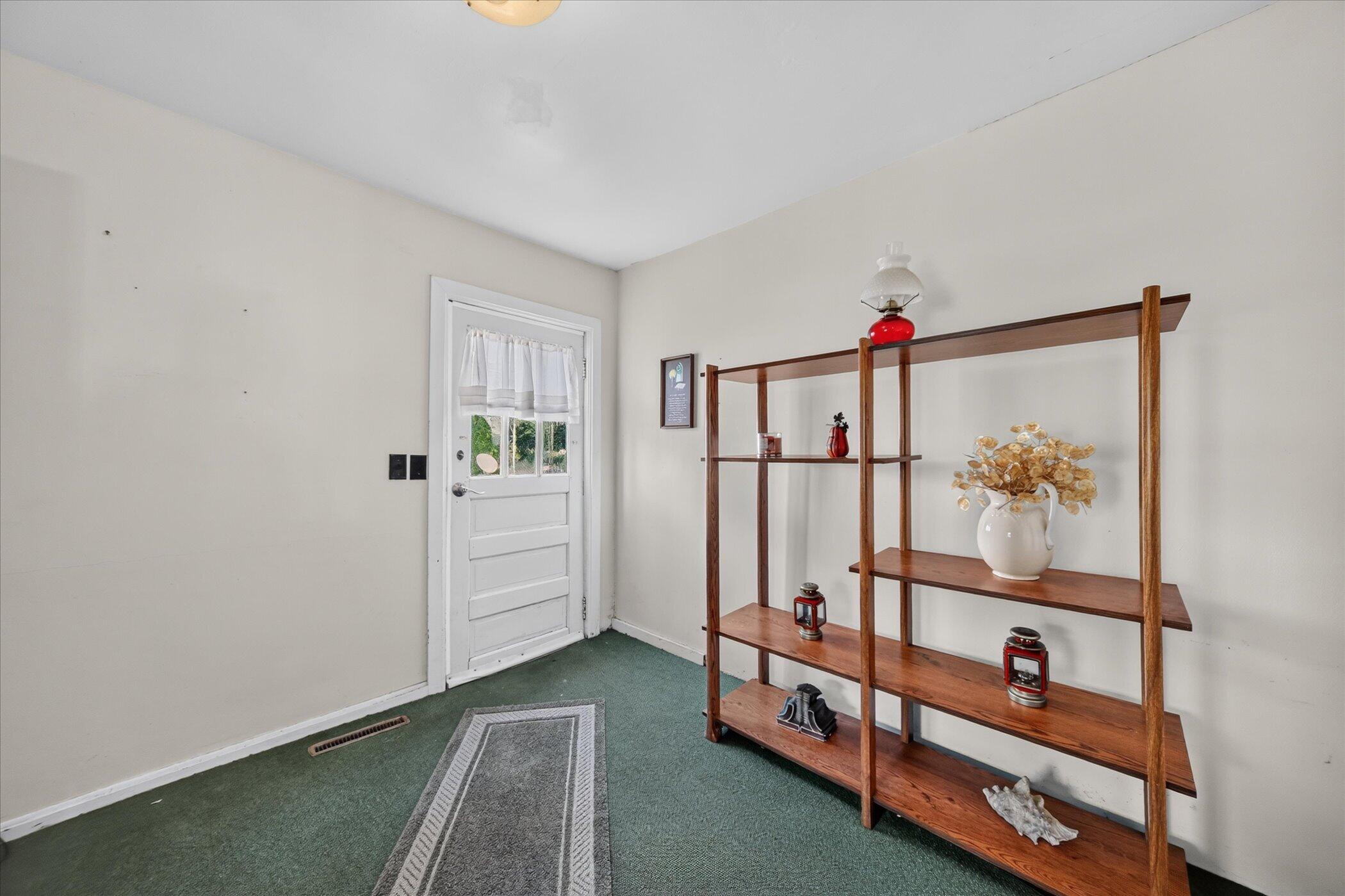1697 Greenly Avenue Benton Harbor MI 49022