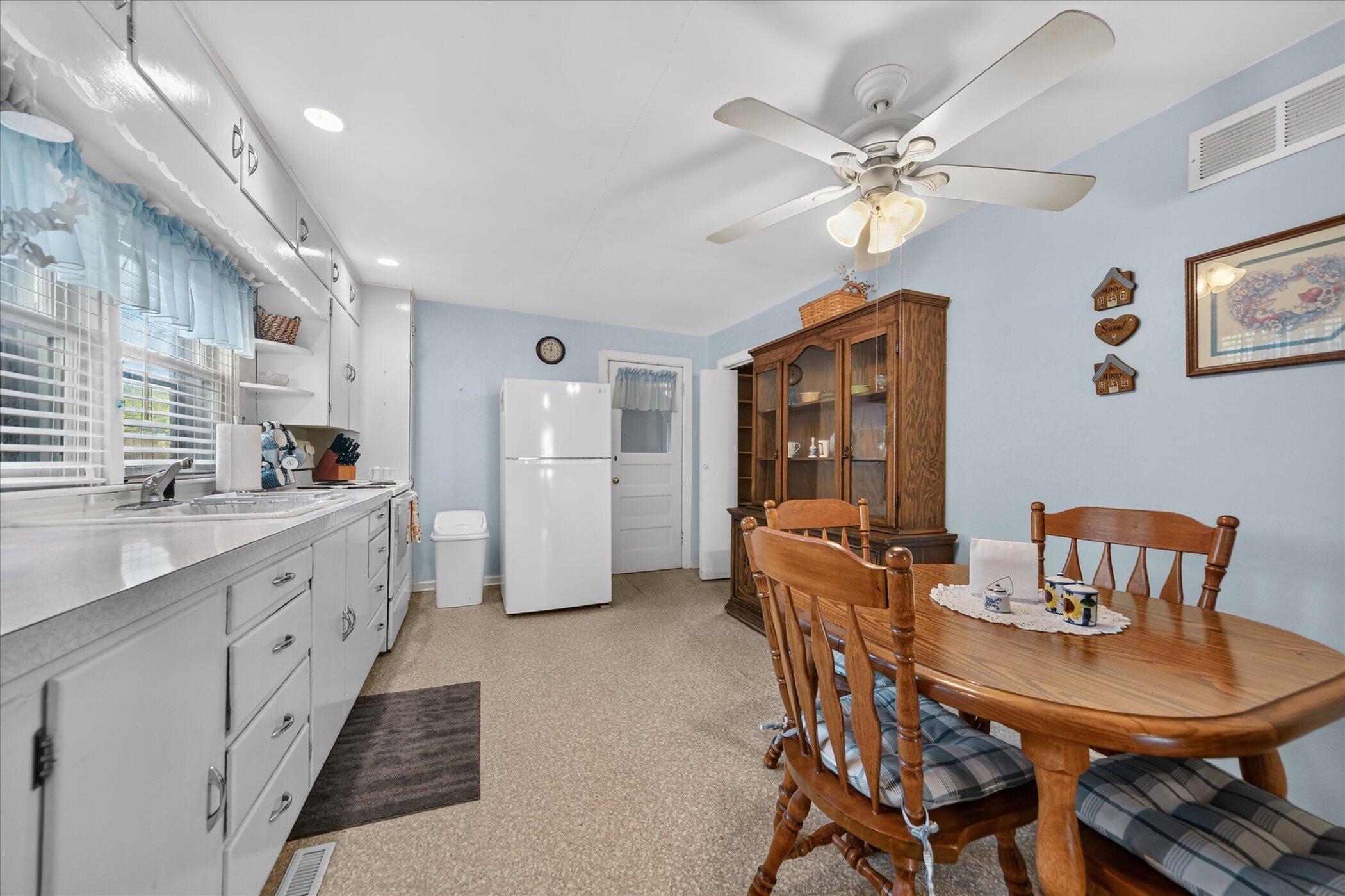 1697 Greenly Avenue Benton Harbor MI 49022