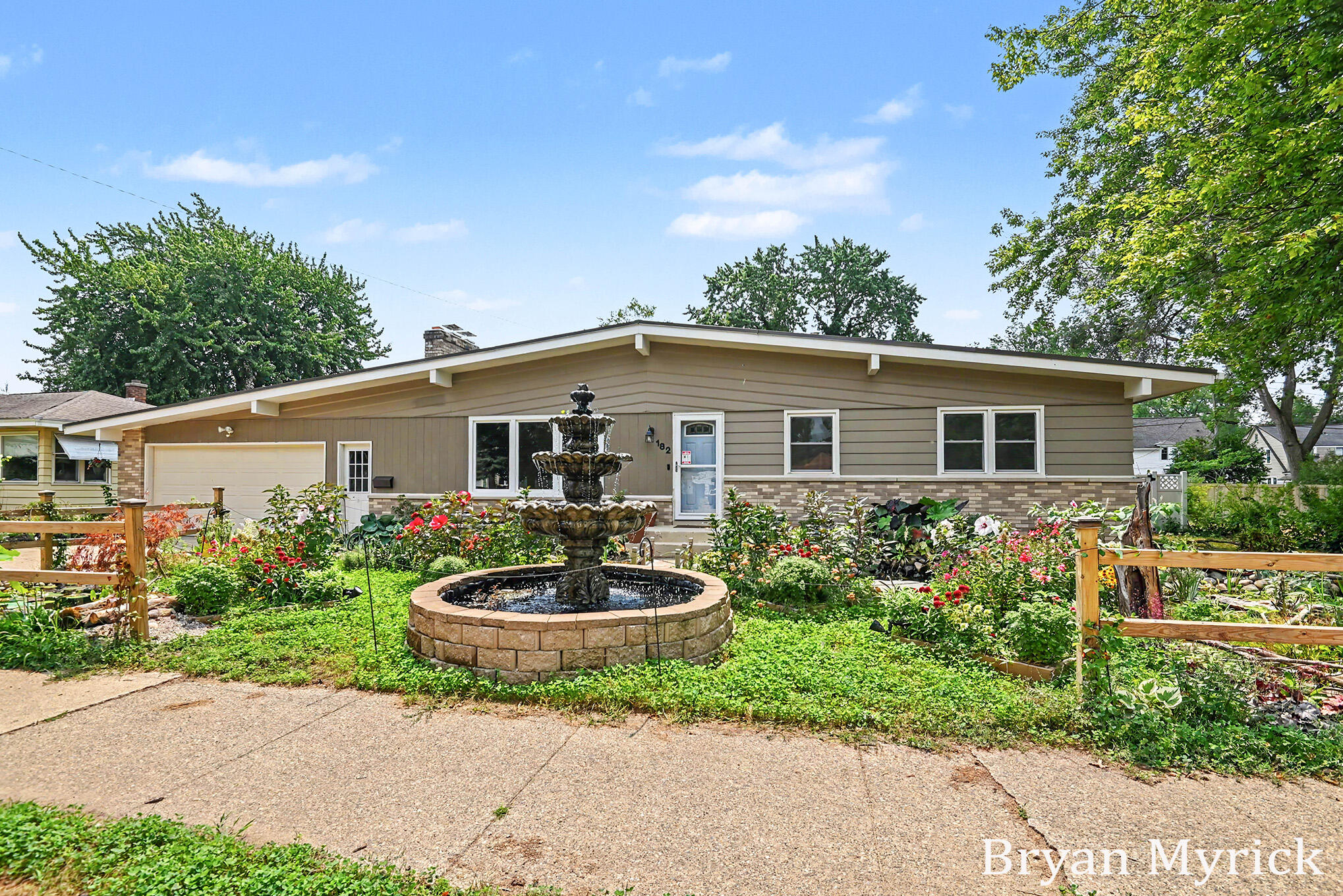 182 E 25th Street Holland MI 49423