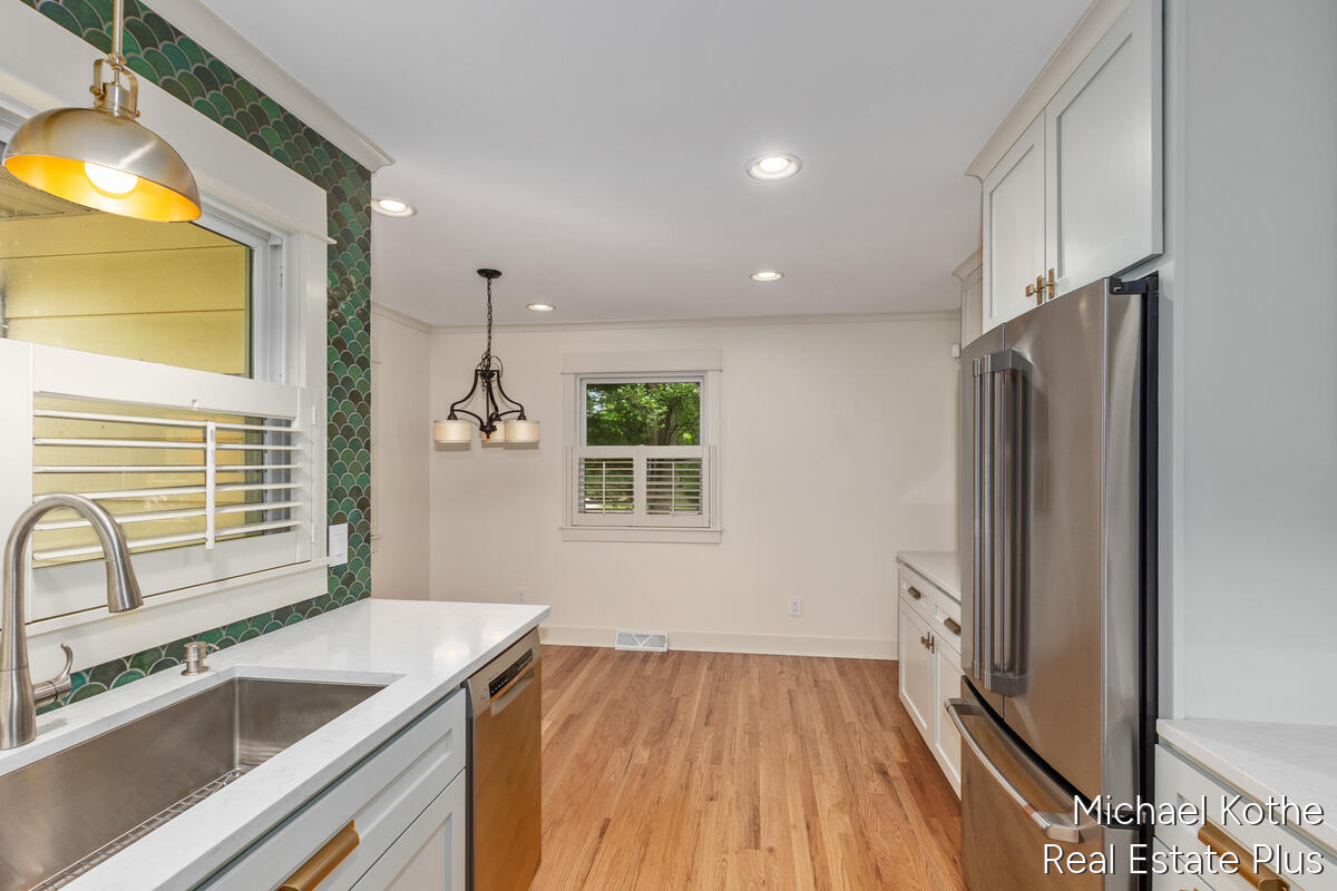 590 Hoffman Street Saugatuck MI 49453