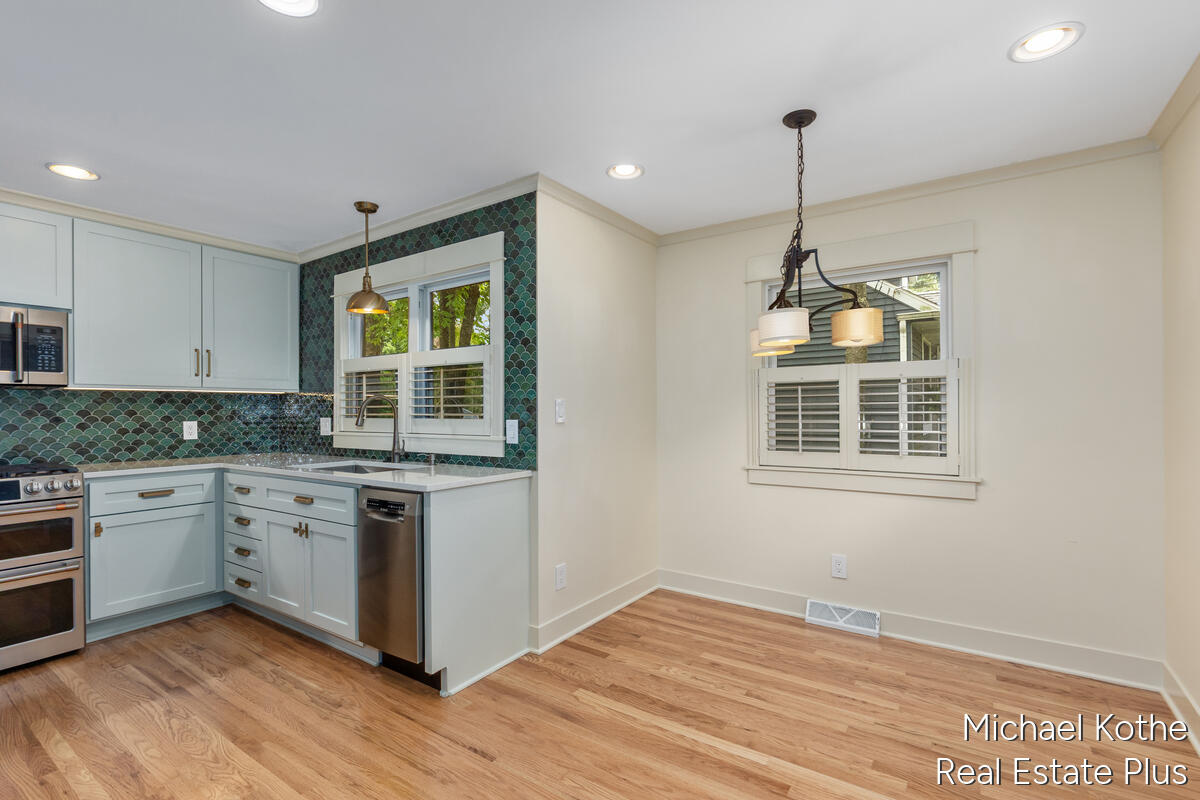 590 Hoffman Street Saugatuck MI 49453