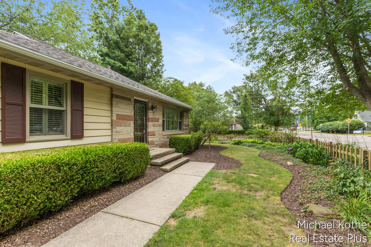 590 Hoffman Street Saugatuck MI 49453