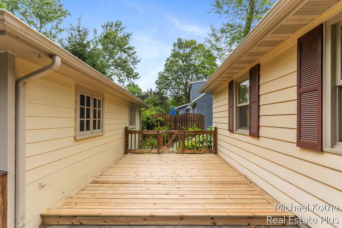 590 Hoffman Street Saugatuck MI 49453