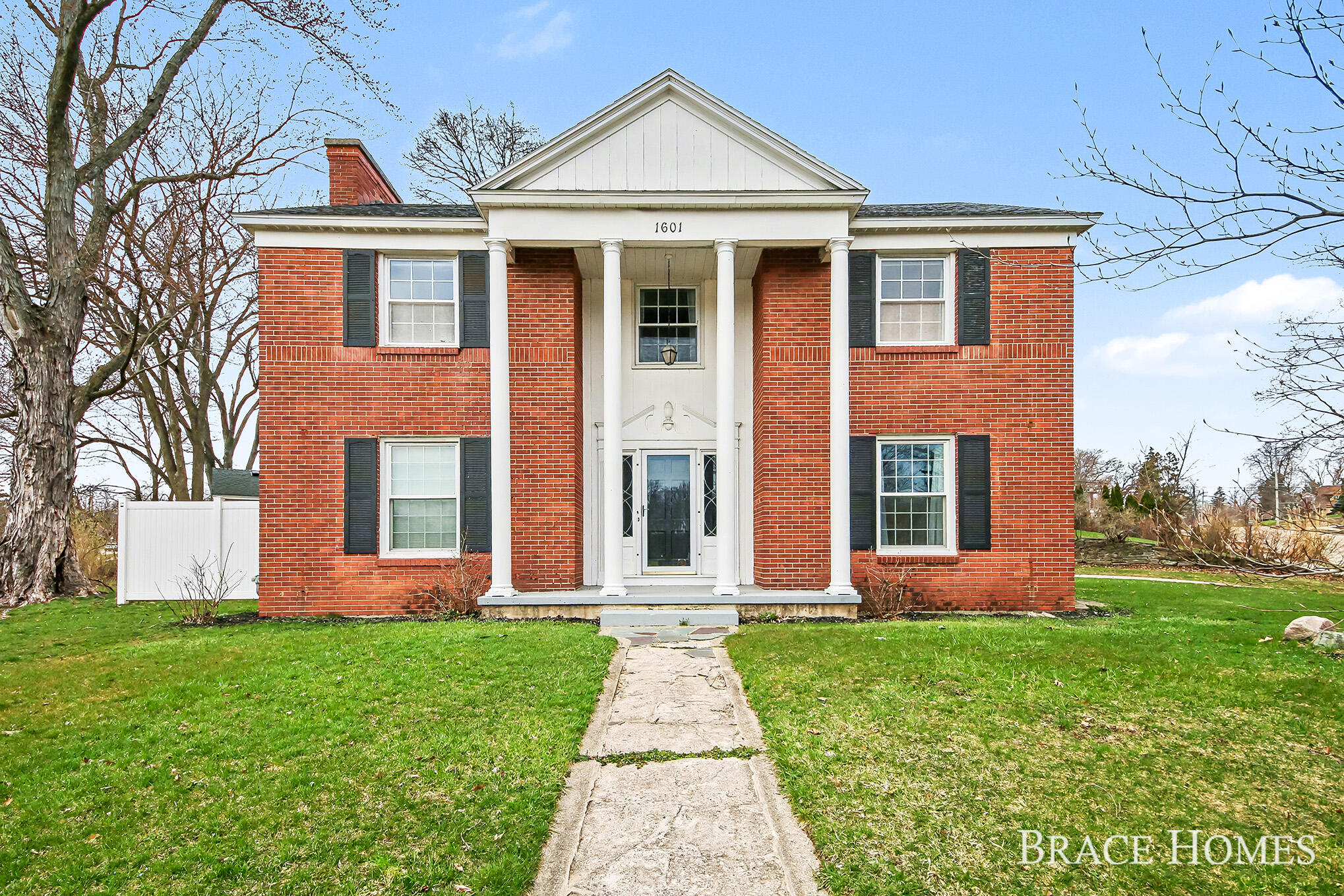 119 Bristol Avenue NW Grand Rapids MI 49504
