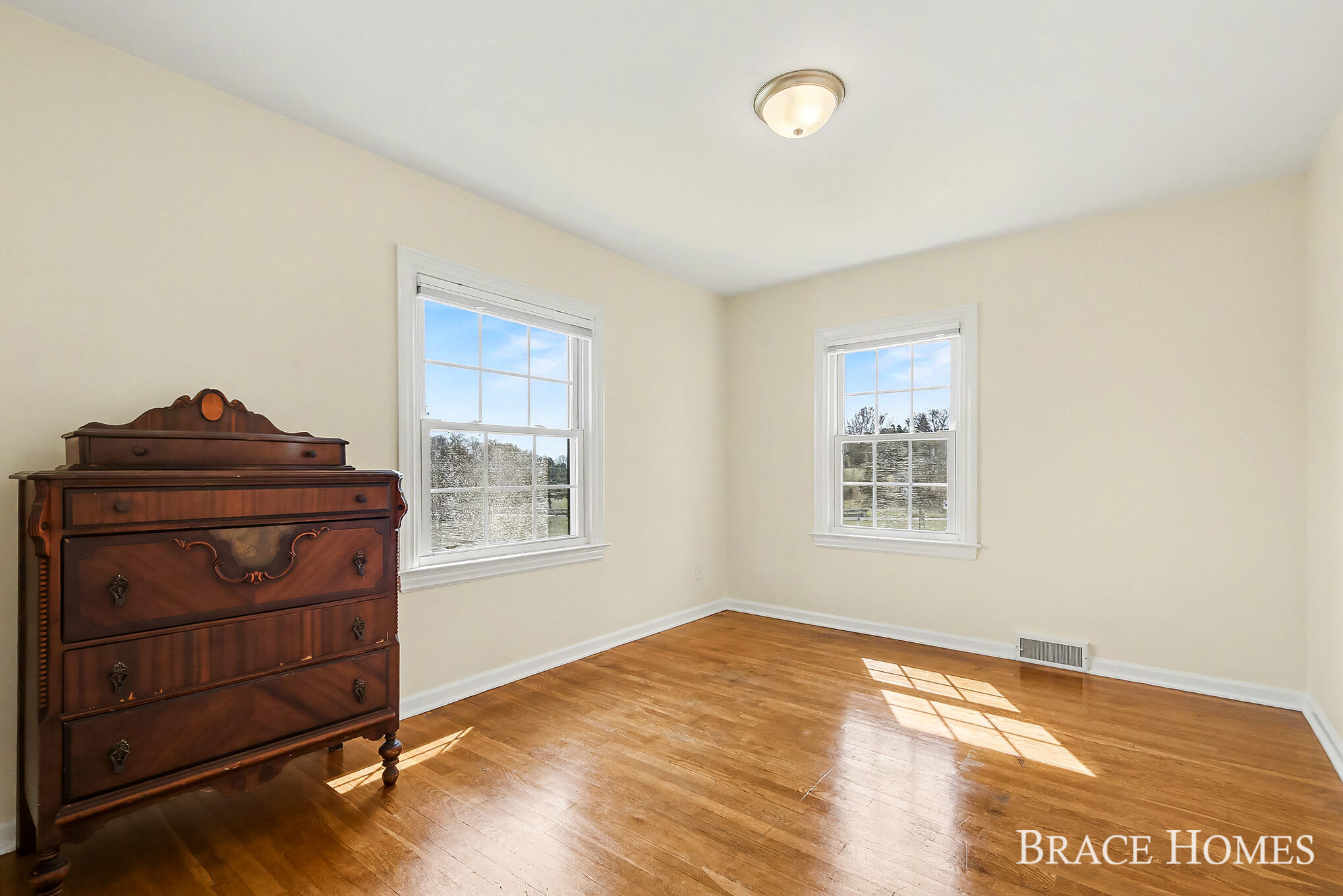 119 Bristol Avenue NW Grand Rapids MI 49504