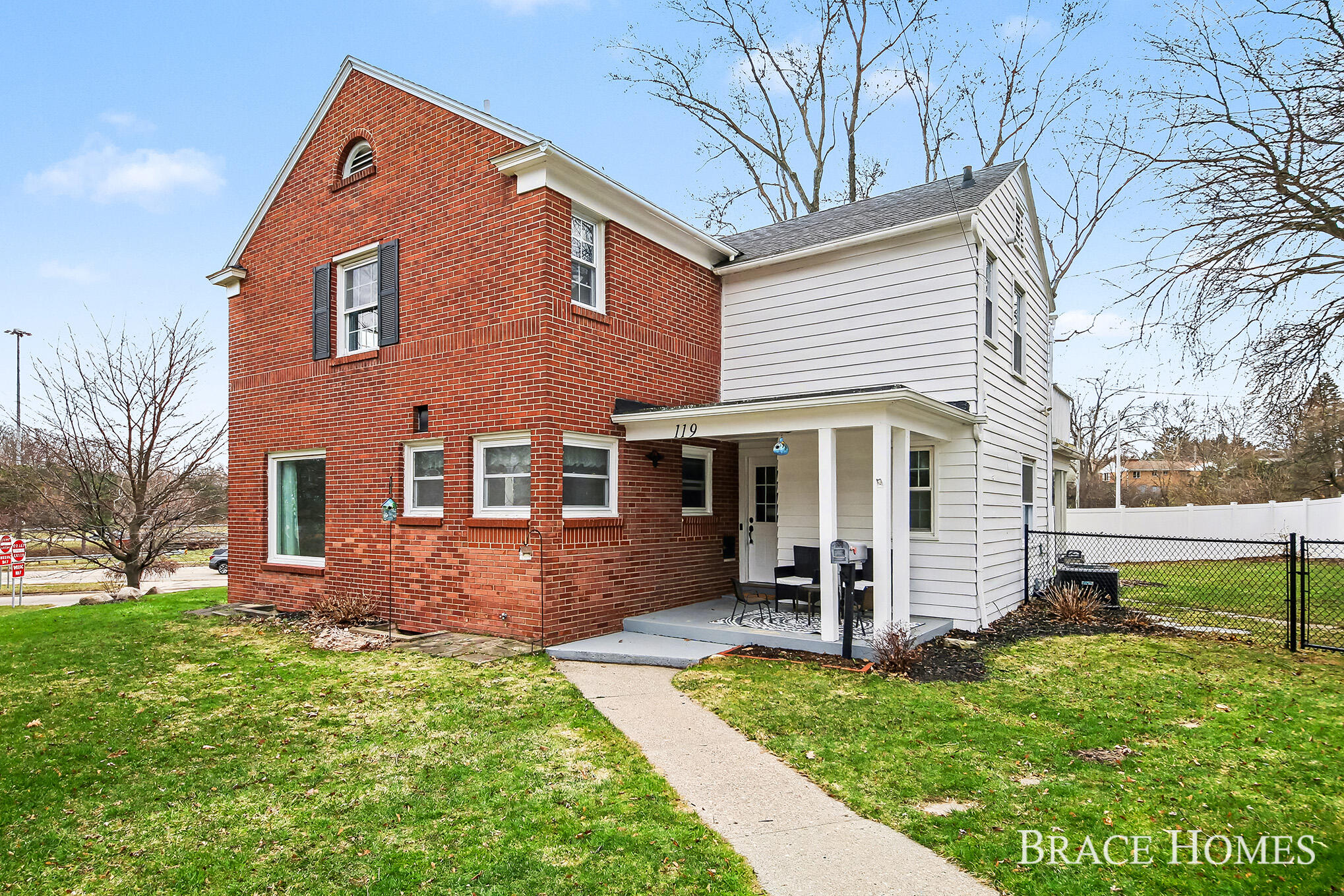 119 Bristol Avenue NW Grand Rapids MI 49504
