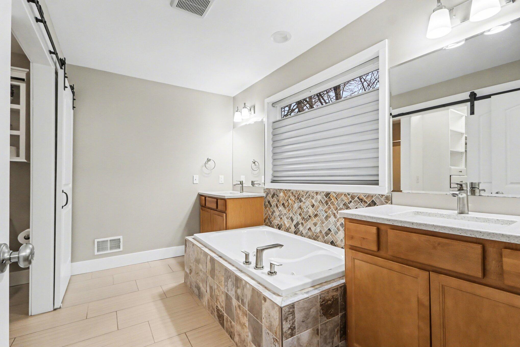 1070 Hawkins Court Kalamazoo MI 49009