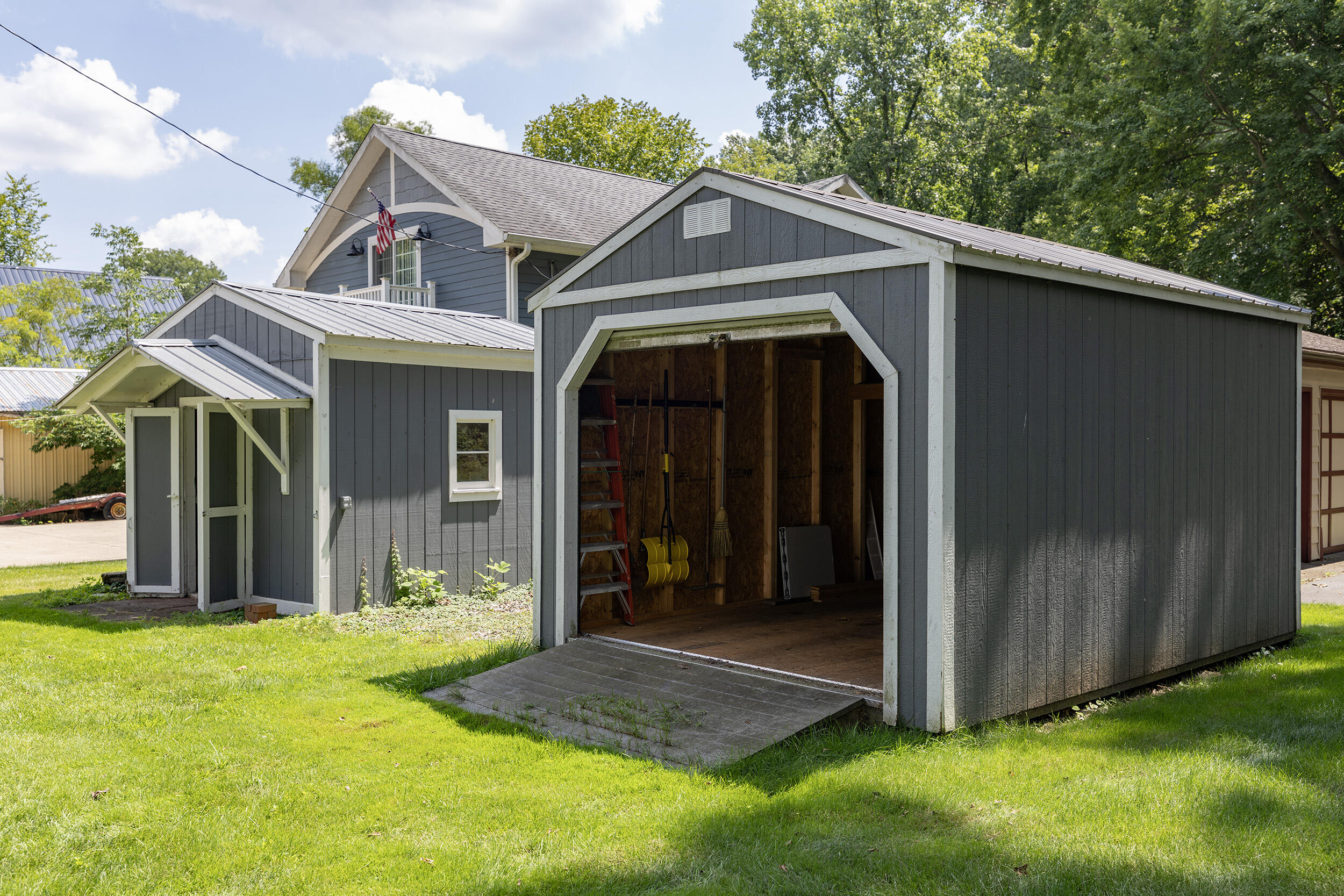 33418 Inn-d-inn Drive Dowagiac MI 49047